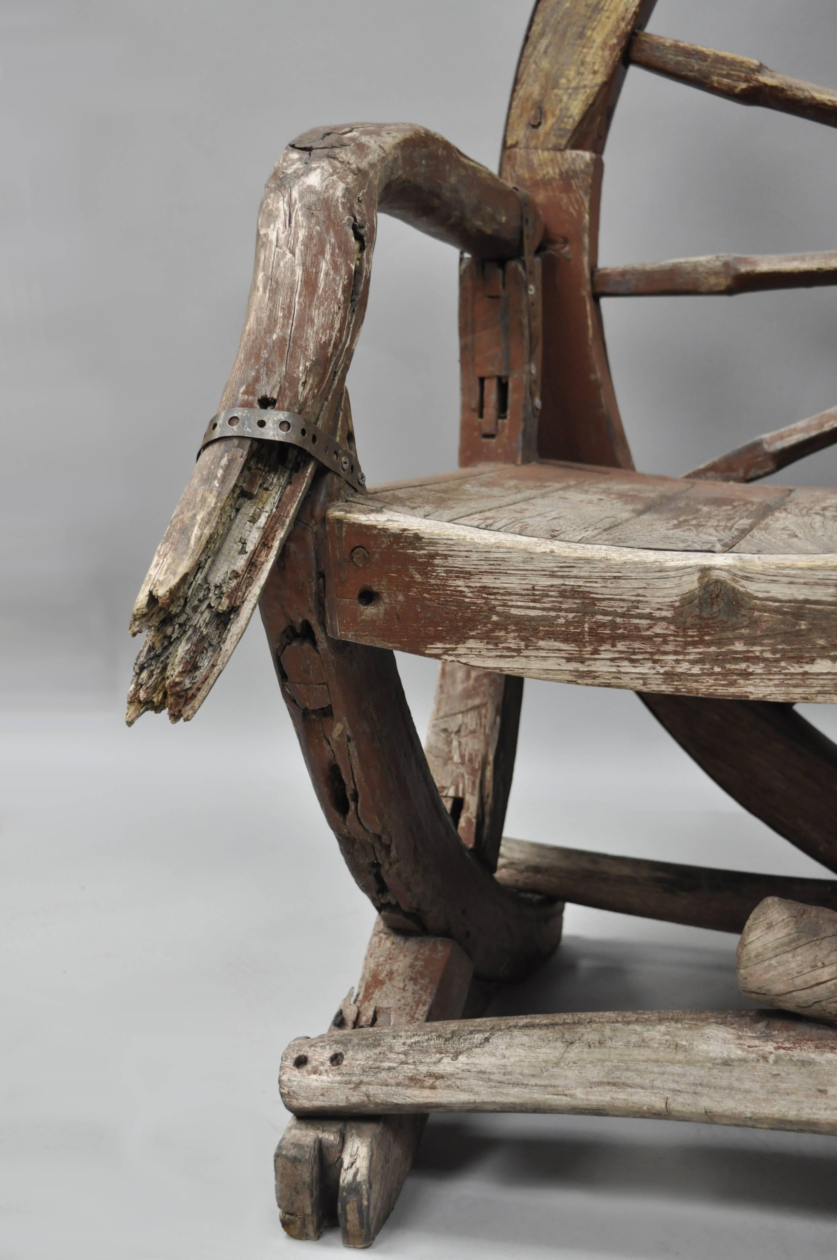 Antique Primitive Conestoga Wagon Wheel Red Bench Large Rustic Wooden Seat In Good Condition In Philadelphia, PA