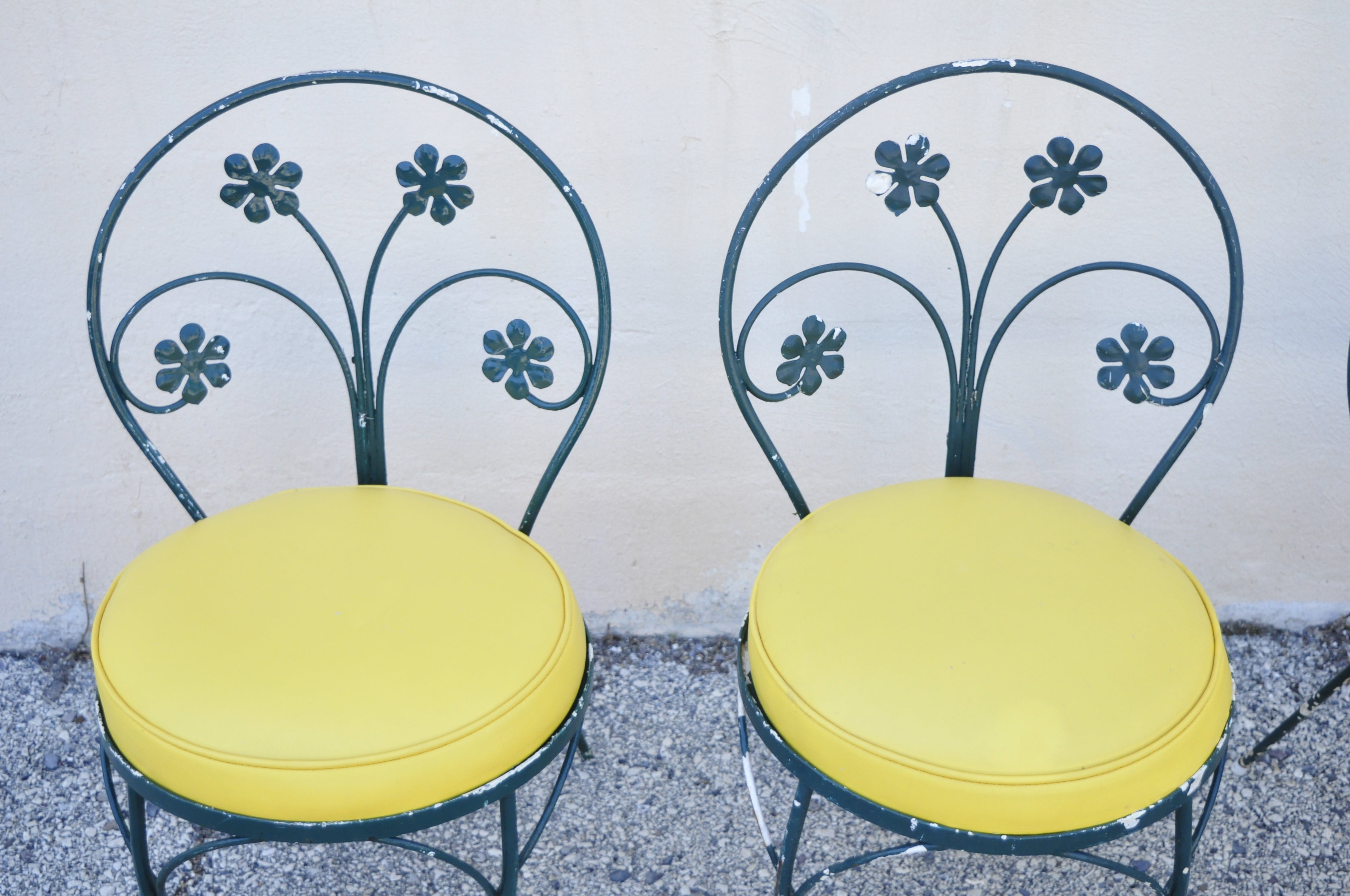 Vintage Plantation Patterns Iron Daisy Flower Bistro Dining Set 4 Chairs Table At 1stdibs