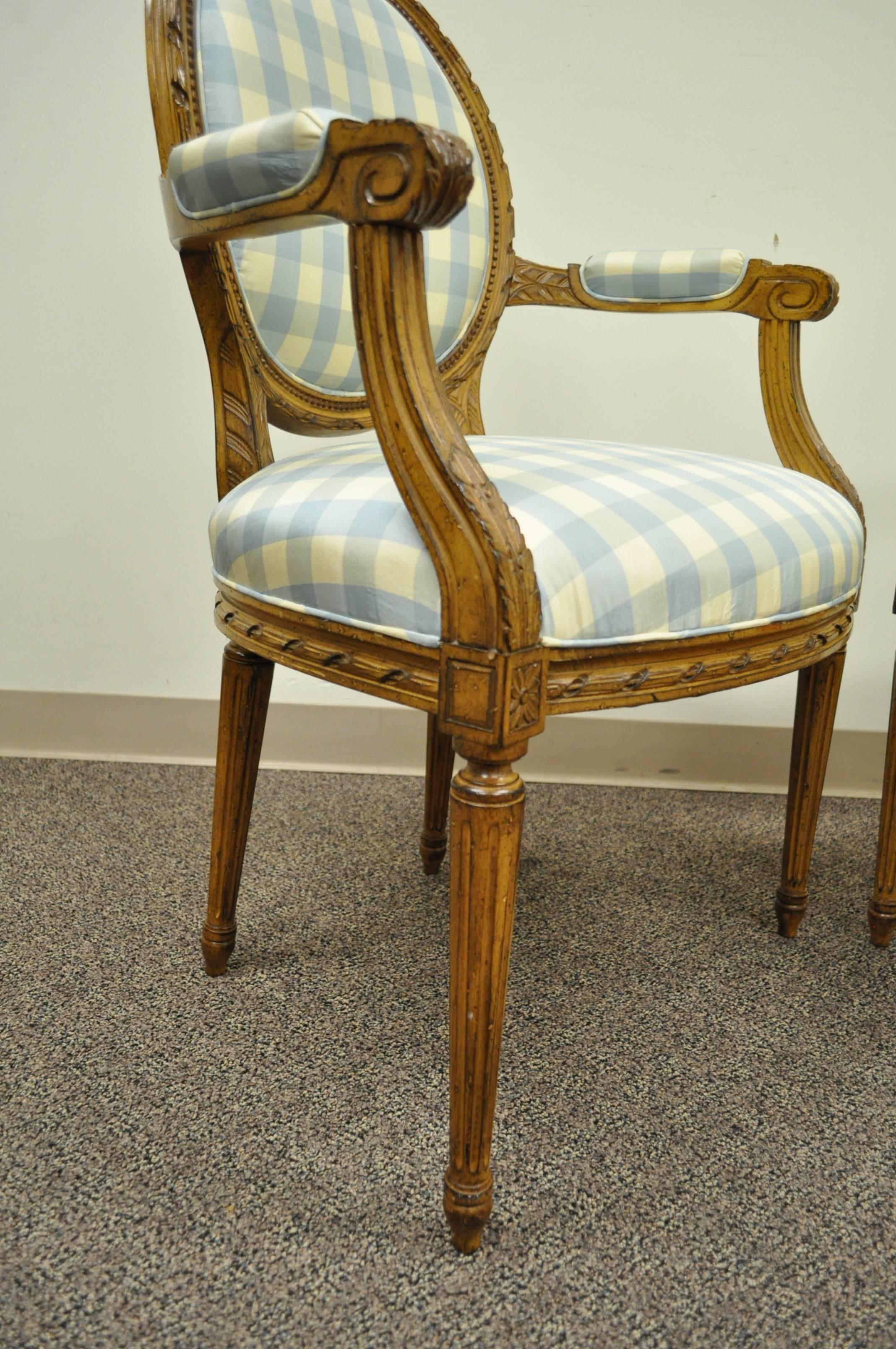 Elegant Pair of French Louis XVI Style Finely Carved Armchairs or Fauteuils In Excellent Condition In Philadelphia, PA