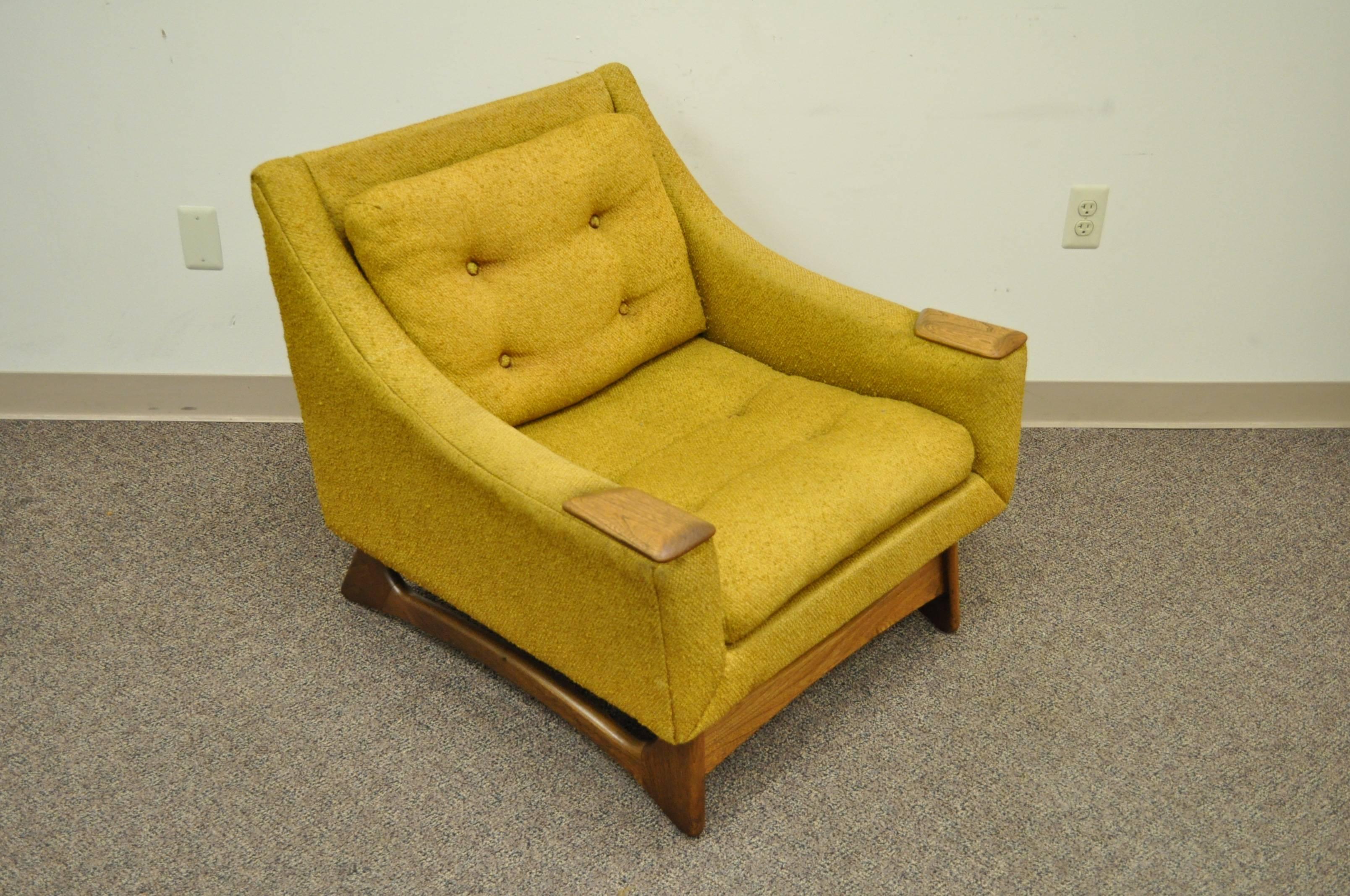 Mid Century Modern Sculpted Club or Lounge Chair attr, to Adrian Pearsall 3