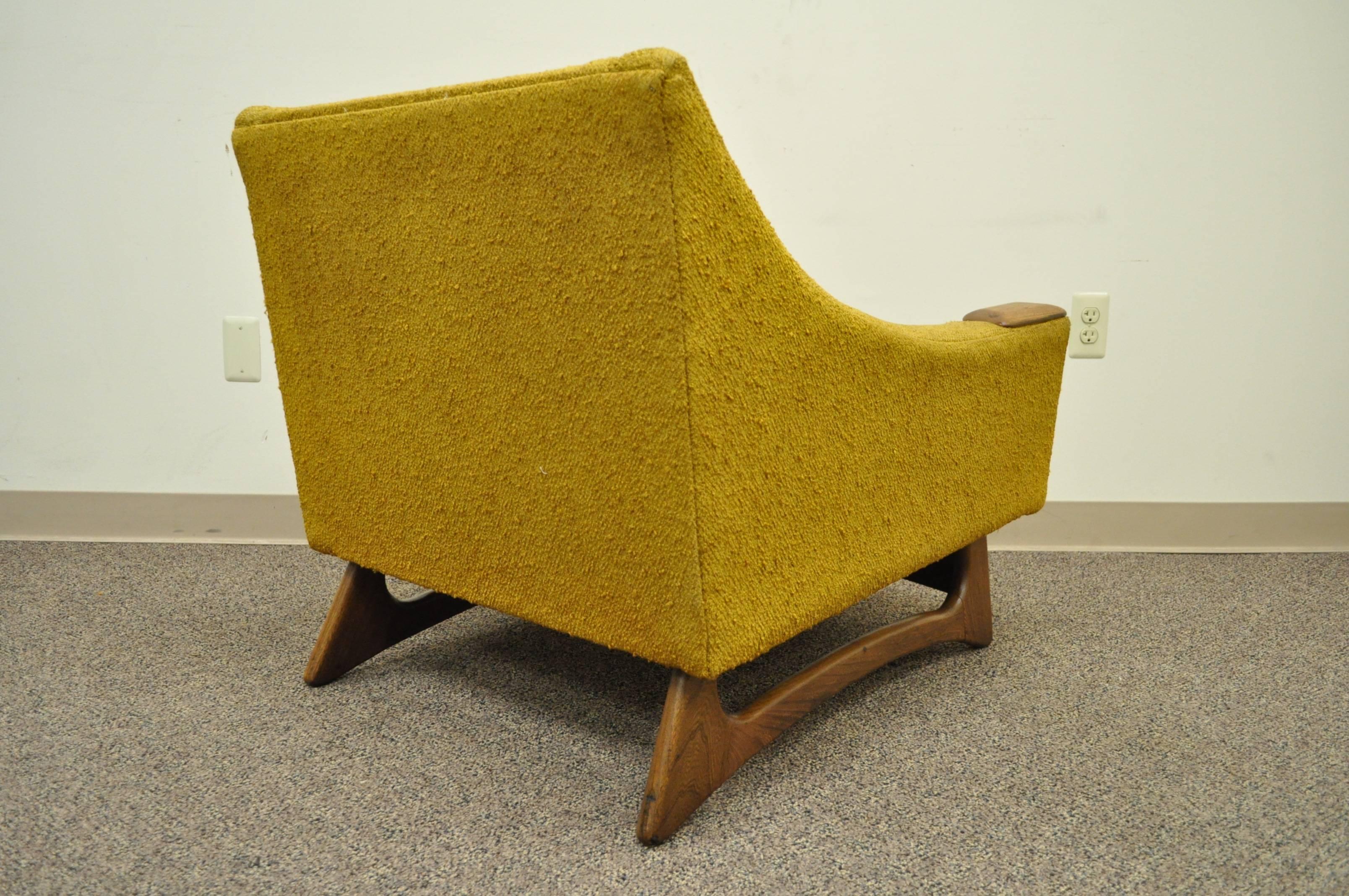 Mid Century Modern Sculpted Club or Lounge Chair attr, to Adrian Pearsall 1