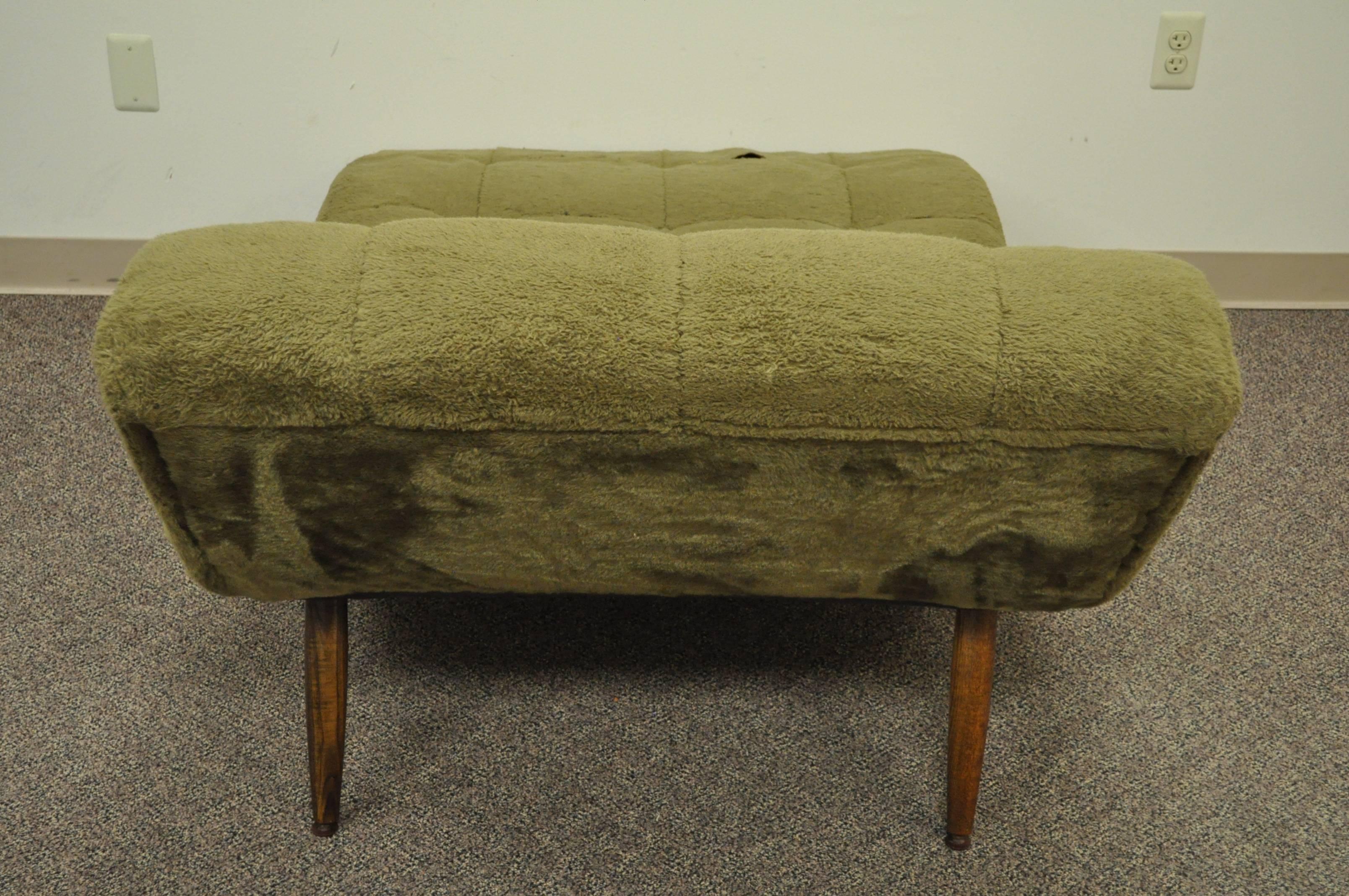 American Mid Century Modern Double Wide Green Wave Chaise Lounge attr to  Adrian Pearsall