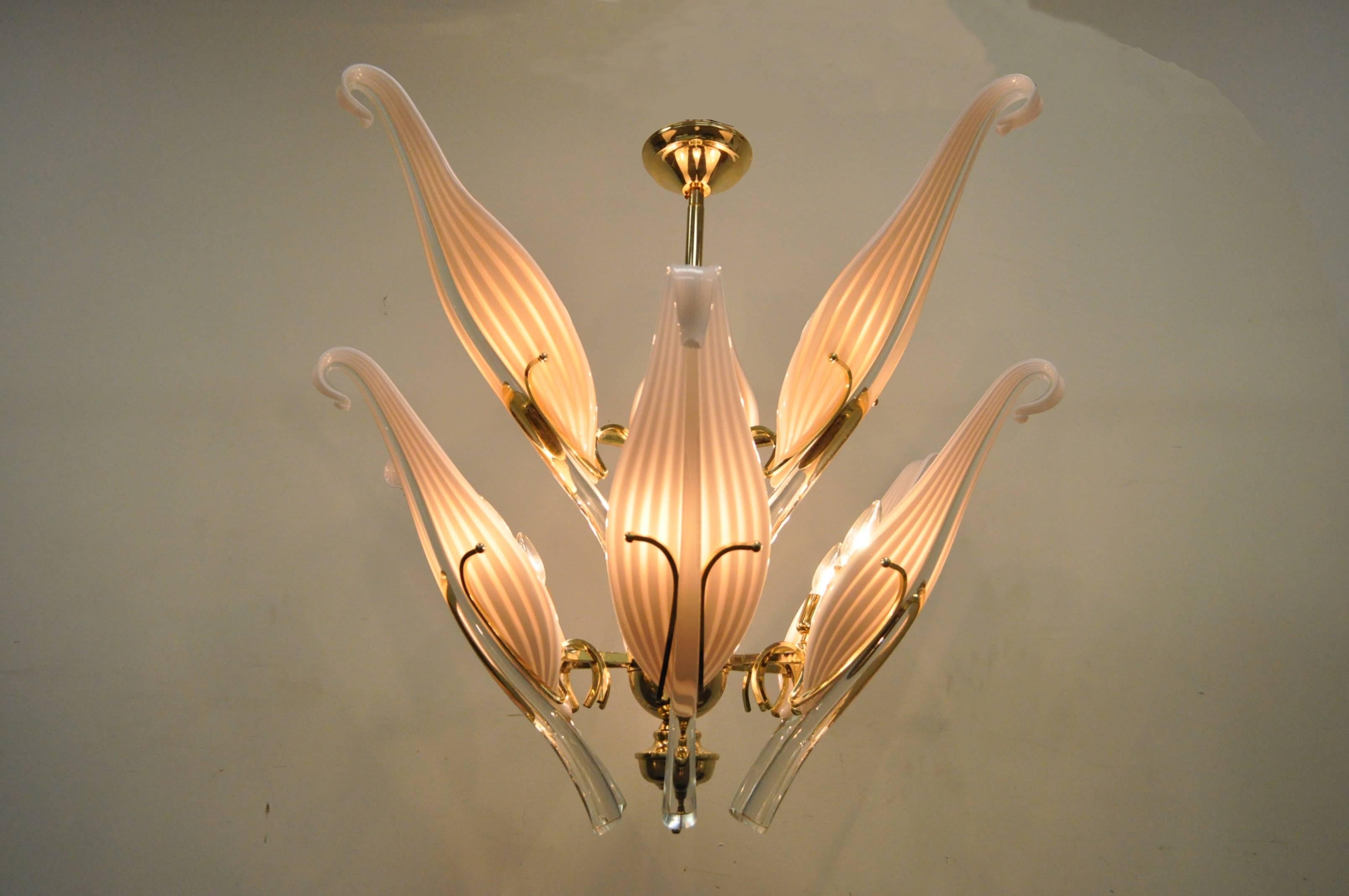 20th Century Italian Seguso Murano Two-Tier Pink Glass and Brass Nine Leaf Cattail Chandelier For Sale