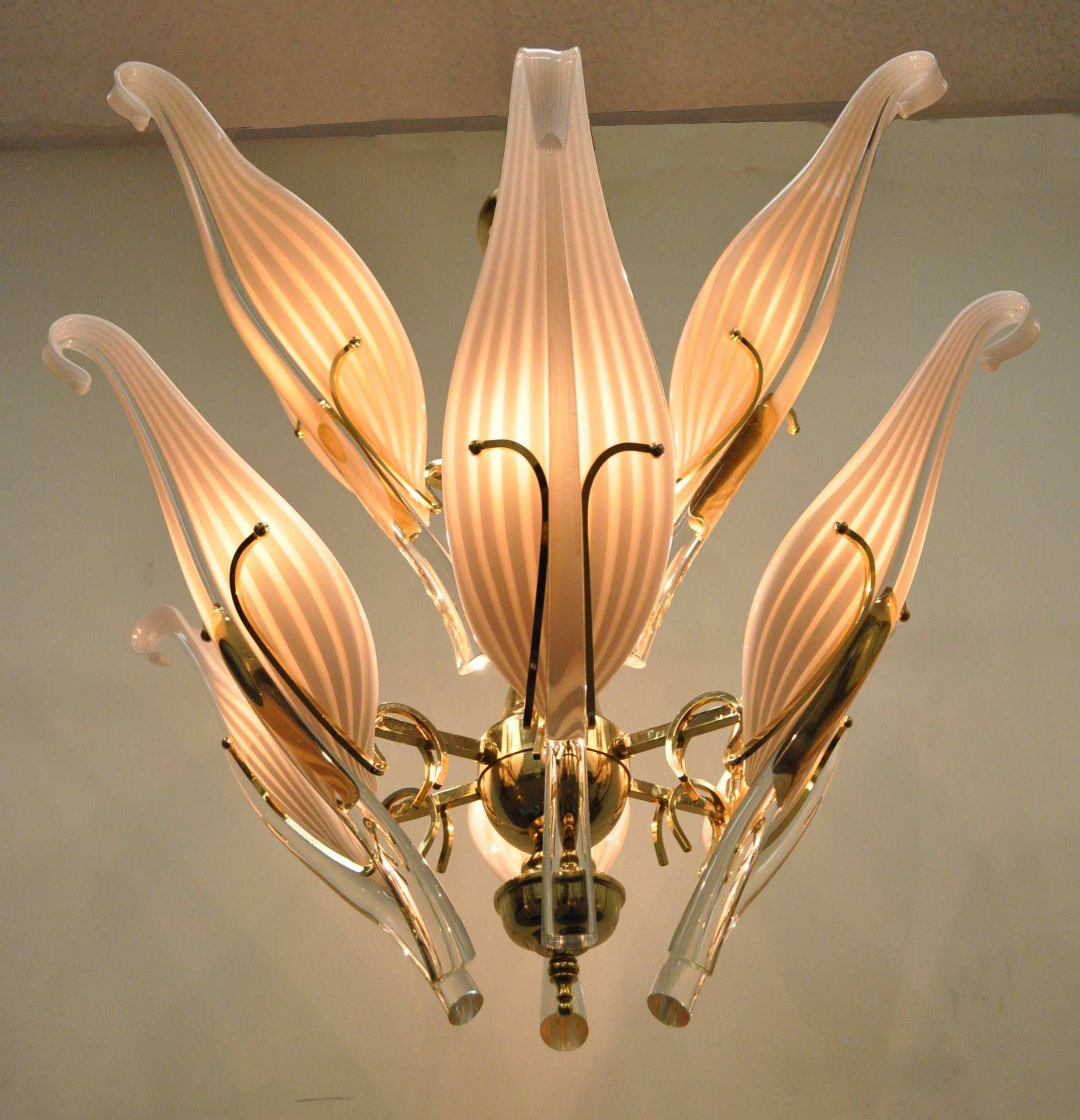 Hollywood Regency Italian Seguso Murano Two-Tier Pink Glass and Brass Nine Leaf Cattail Chandelier For Sale