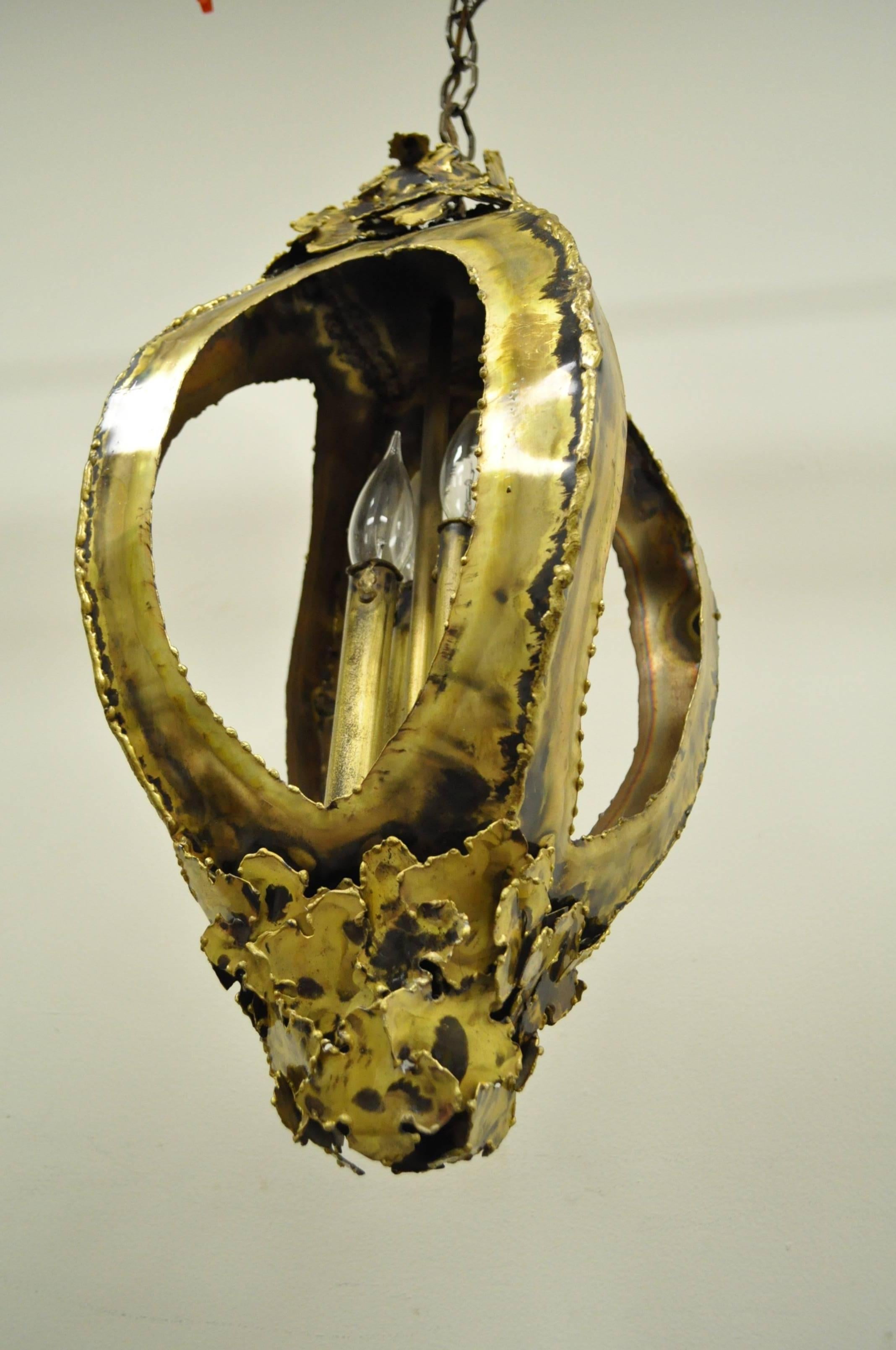 Brutalist Torch Cut Brass Chandelier Swag Pendant by Tom Greene for Feldman In Excellent Condition In Philadelphia, PA