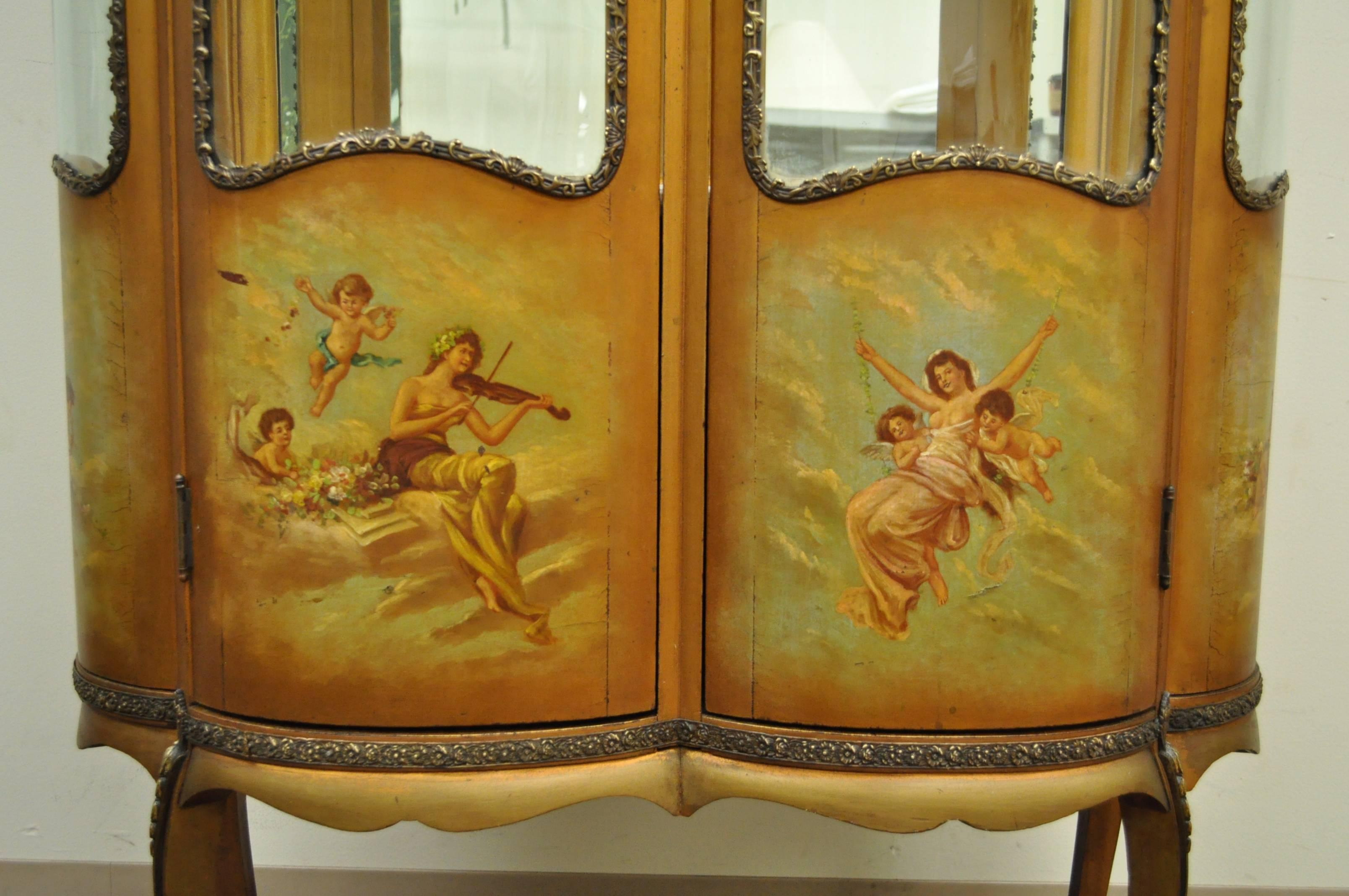 French Louis XV Vernis Martin Curved Glass Double Vitrine Curio Display Cabinet In Good Condition In Philadelphia, PA