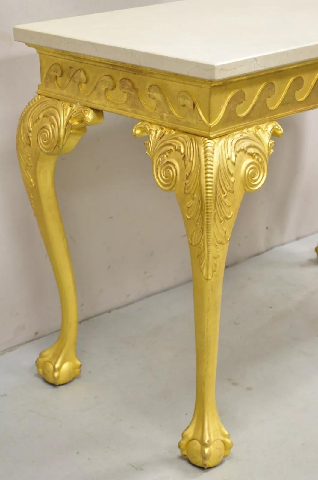 Mesa de salón consola de madera dorada dorada estilo Jorge II con patas en forma de bola y garras Desconocido en venta