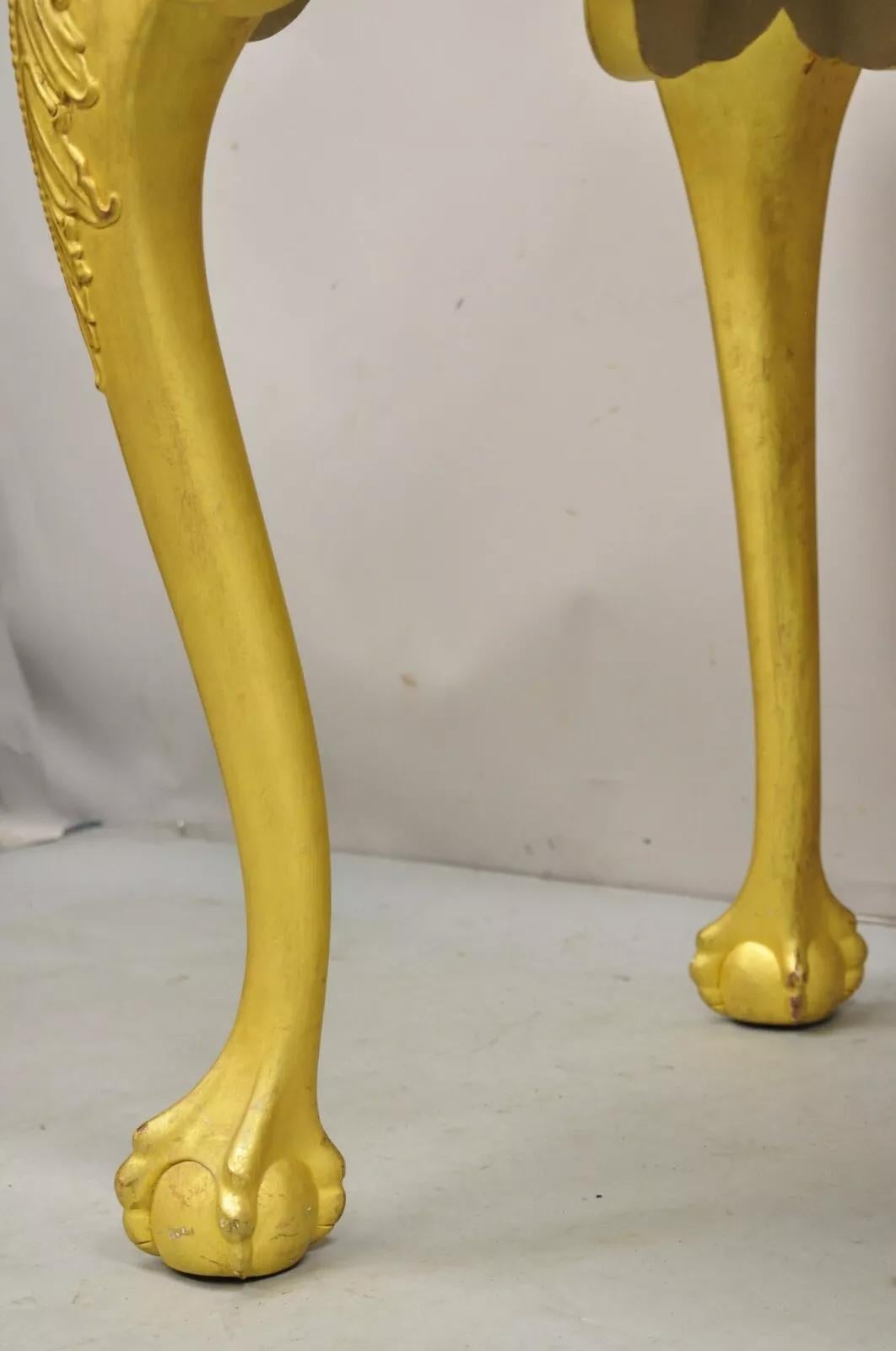 Mesa de salón consola de madera dorada dorada estilo Jorge II con patas en forma de bola y garras Mármol en venta