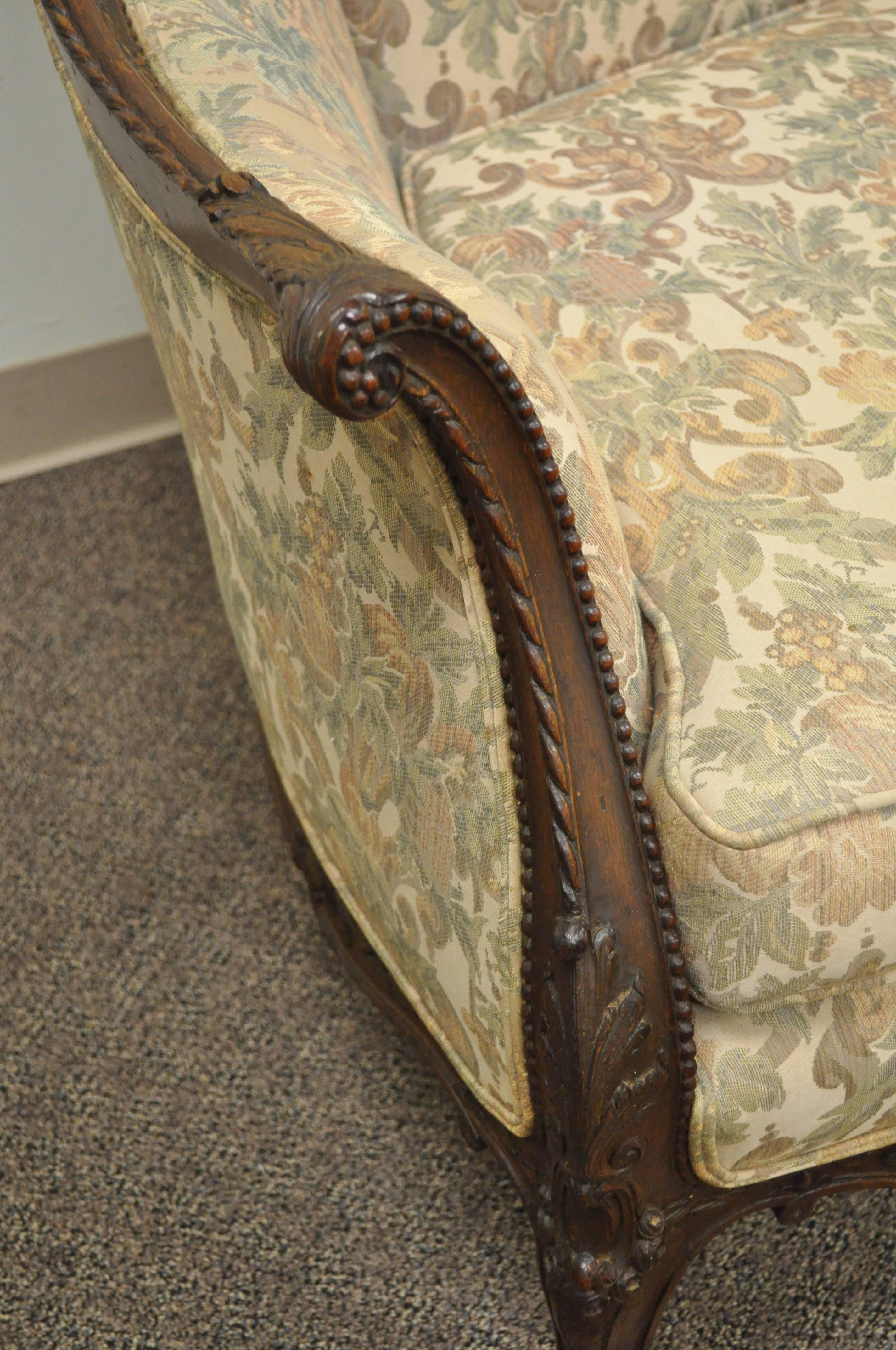 1930s French Louis XV Hollywood Regency Style Finely Carved Mahogany Sofa In Excellent Condition In Philadelphia, PA
