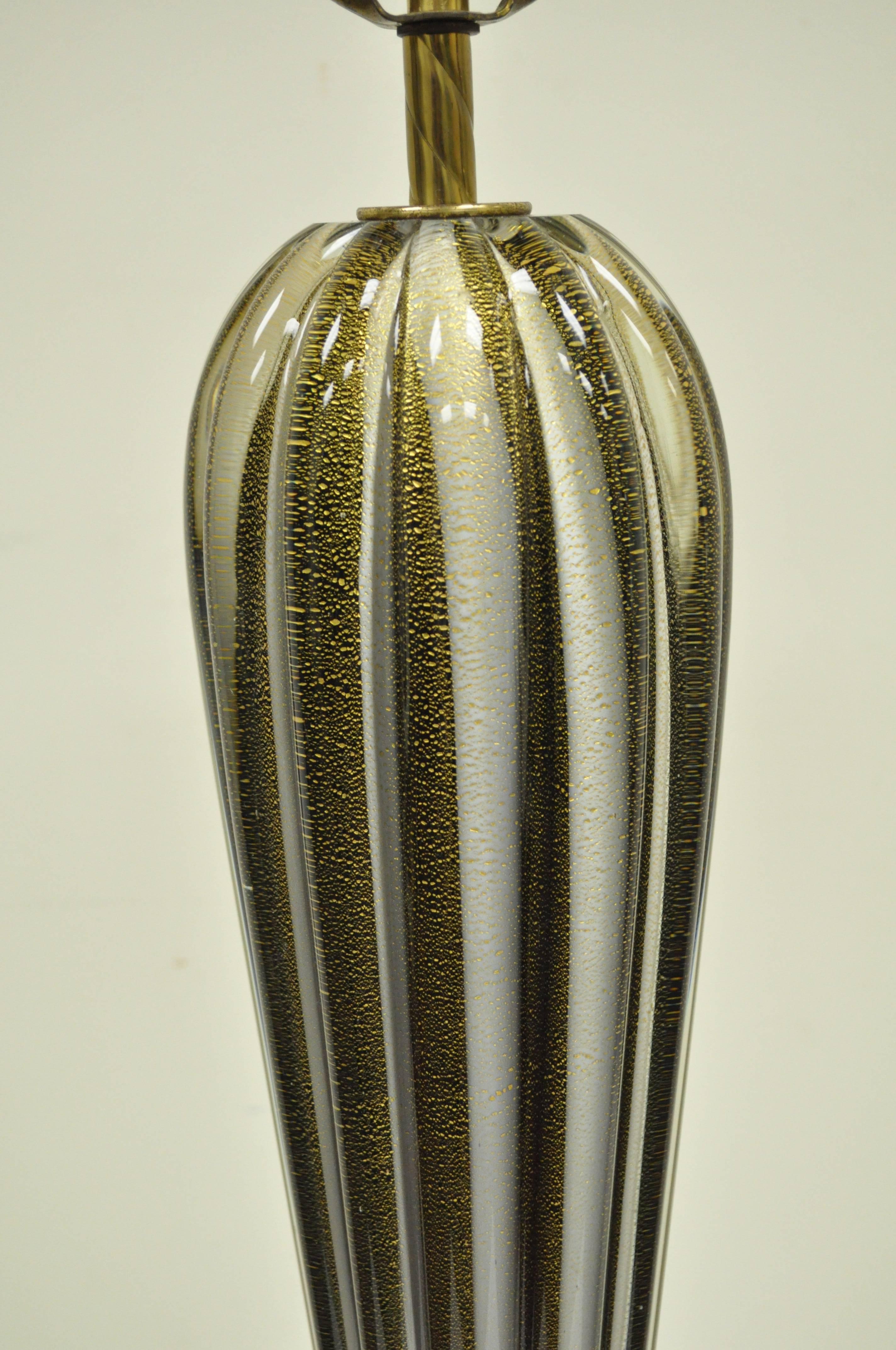 Italienisches mundgeblasenes Murano Glas Goldfleck Mid Century Modern Teardrop Tischlampe (Moderne der Mitte des Jahrhunderts) im Angebot