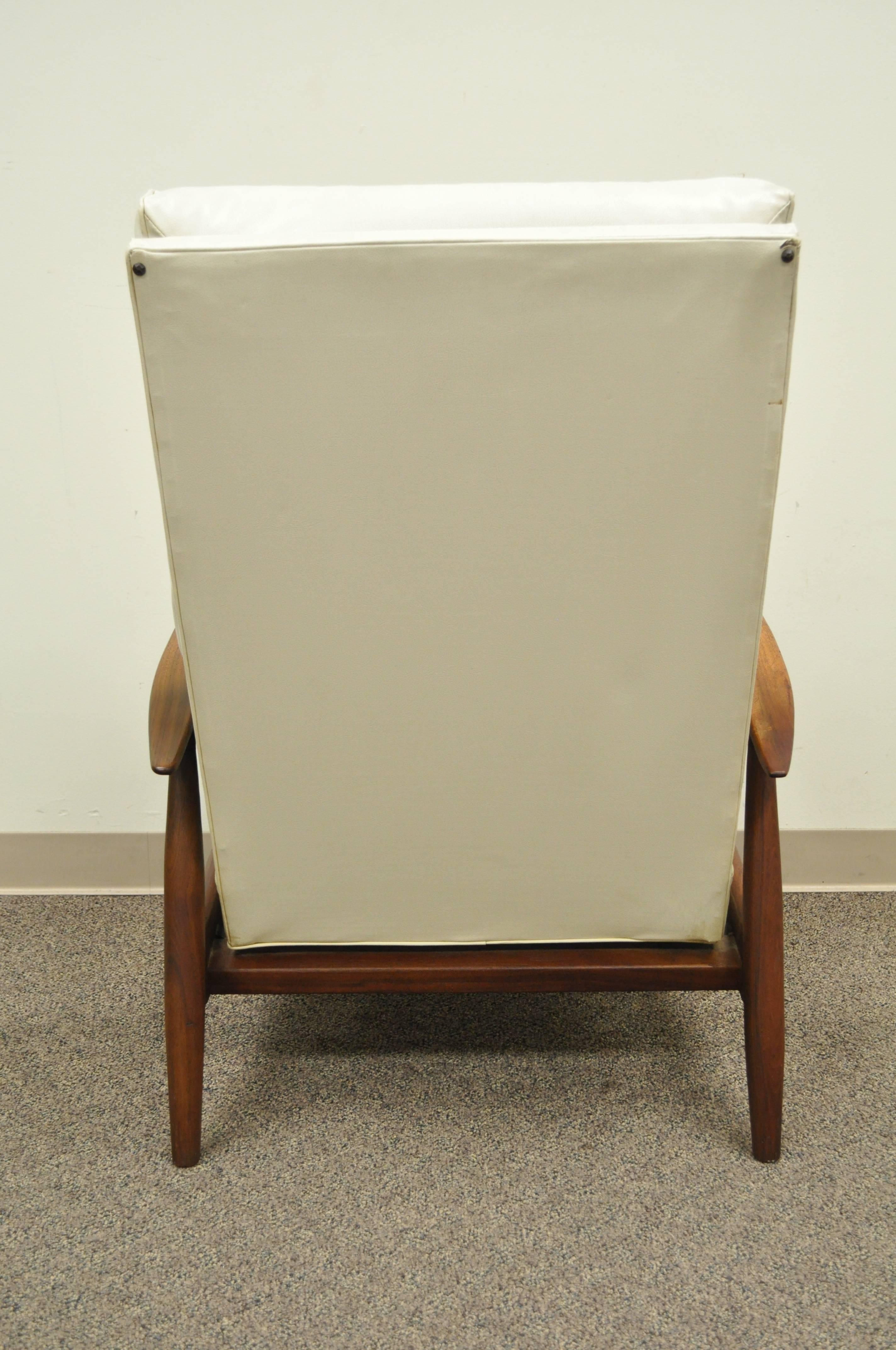 Milo Baughman for James Inc Thayer Coggin Sculpted Walnut Recliner Lounge Chair 4