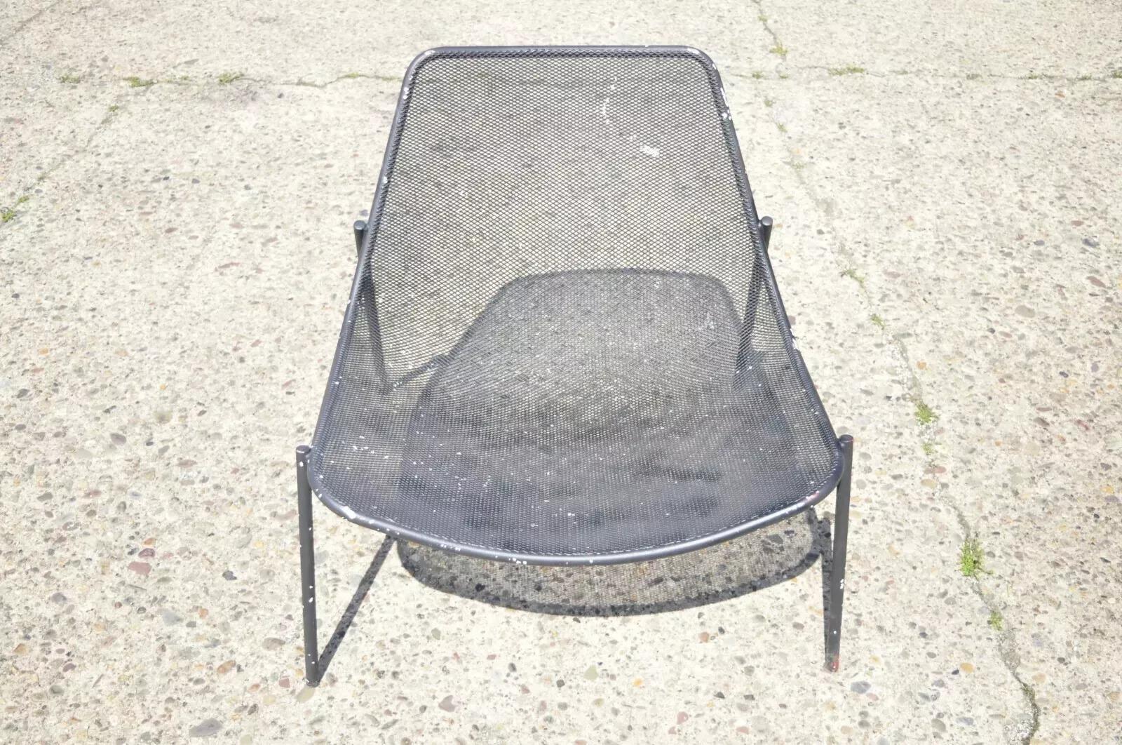Vintage Metal Mesh Perforated Wide Seat Modern Patio Garden Lounge Chair. Item features a large wide seat, metal mesh frame, clean modernist lines, great style and form. Circa Late 20th Century. Measurements: 33