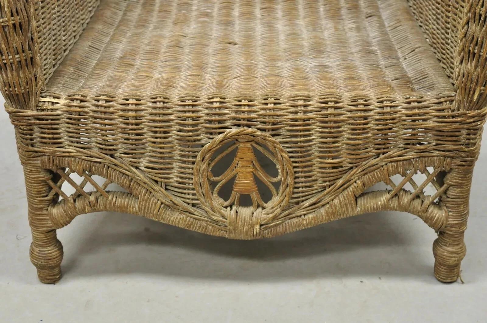 Vintage Victorian Style Large Wicker Rattan Wingback Lounge Arm Chair en vente 2