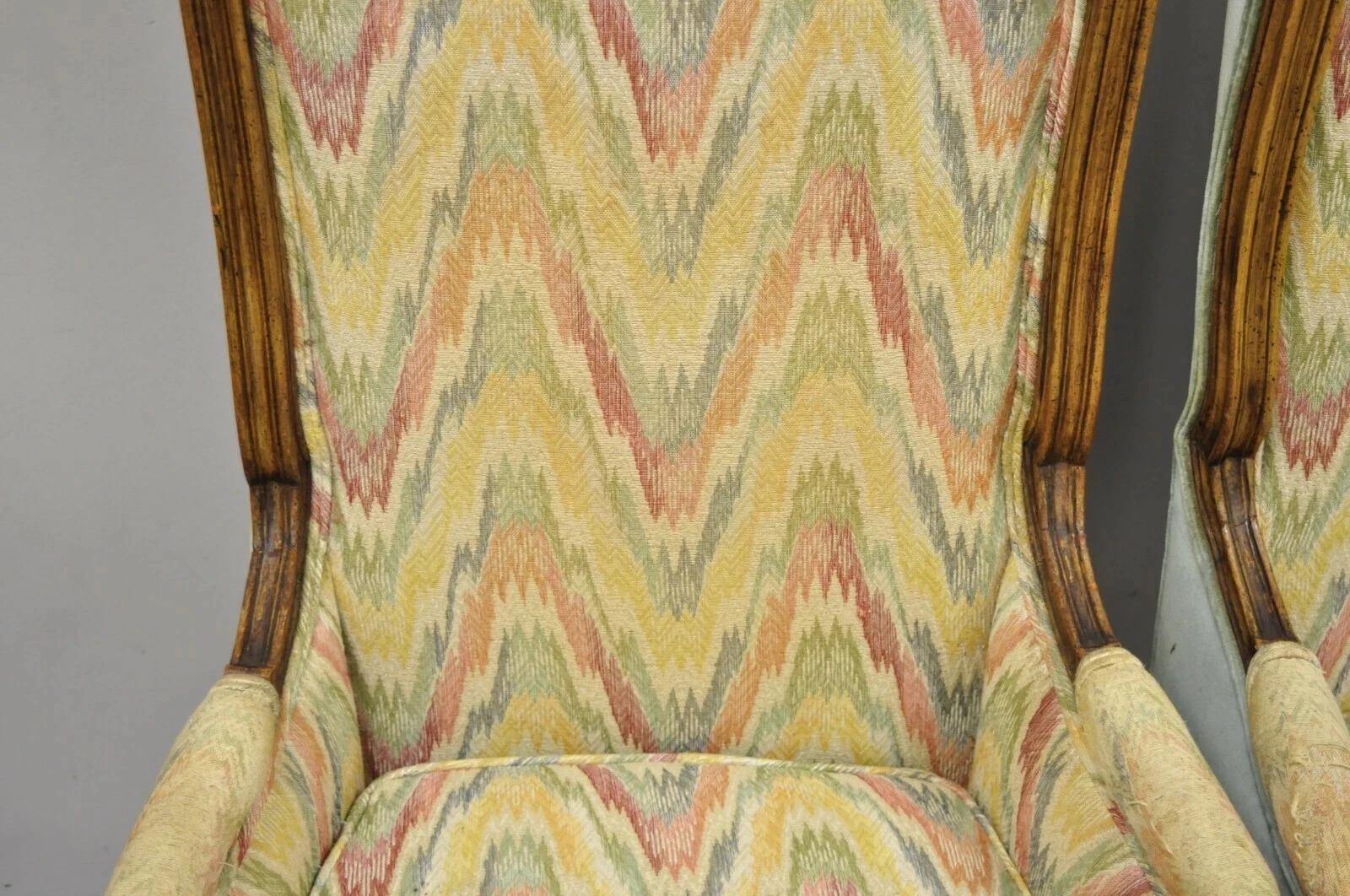 Poltrone in legno di noce con schienale alto (B) - una coppia In condizioni buone in vendita a Philadelphia, PA