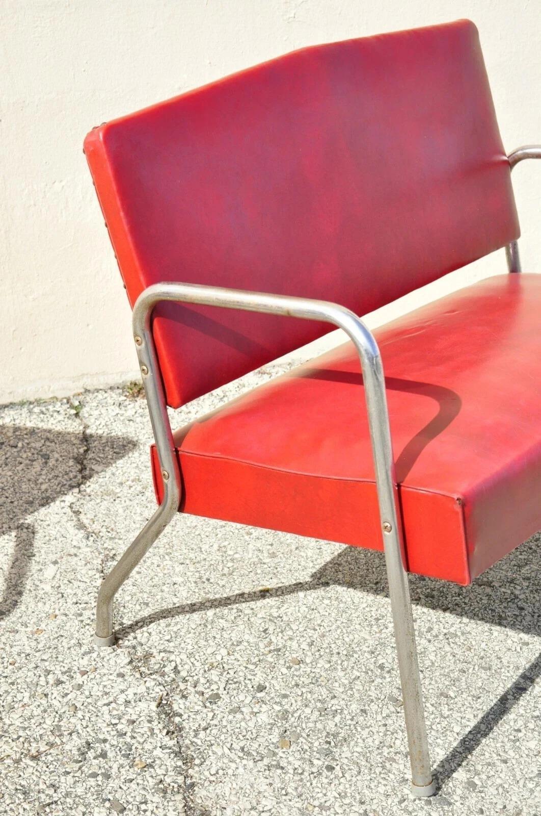 XX secolo Lovanat d'epoca Art Deco in acciaio e metallo rosso e coppia di sedie da salotto - Set da 3 pezzi di Yale in vendita