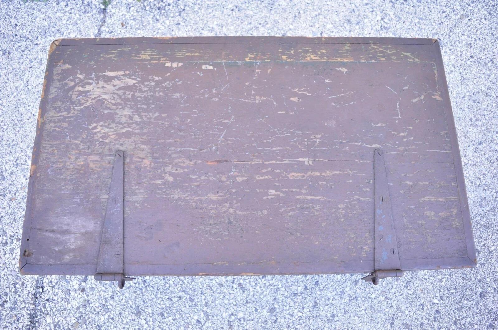 Sconosciuto Antico baule per coperte militare in legno dipinto di marrone Campaigner in vendita