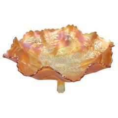 Cuenco de caléndula con pie y borde ondulado Fenton Stag & Holly Carnival Glass 11" (A)