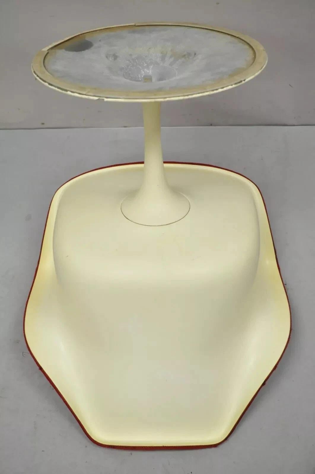 Poltrona Tulip Vintage Knoll Eero Saarinen in fibra di vetro rossa imbottita in vendita 4