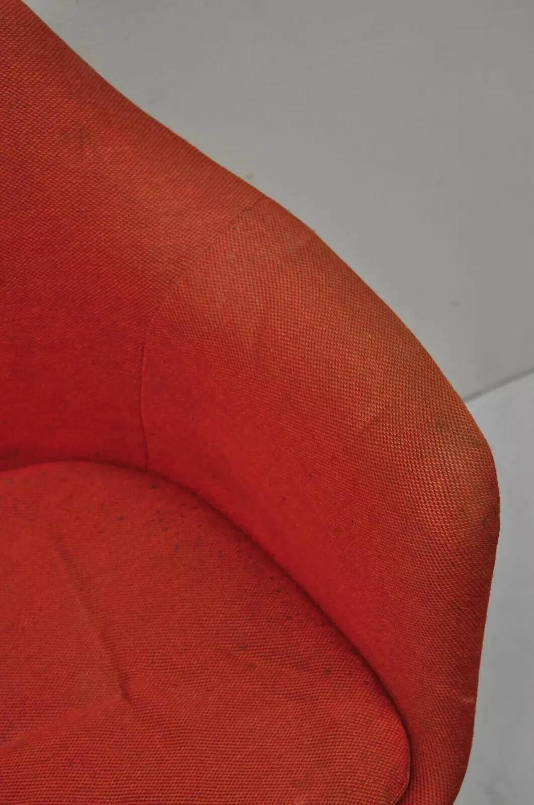Poltrona Tulip Vintage Knoll Eero Saarinen in fibra di vetro rossa imbottita in vendita 2