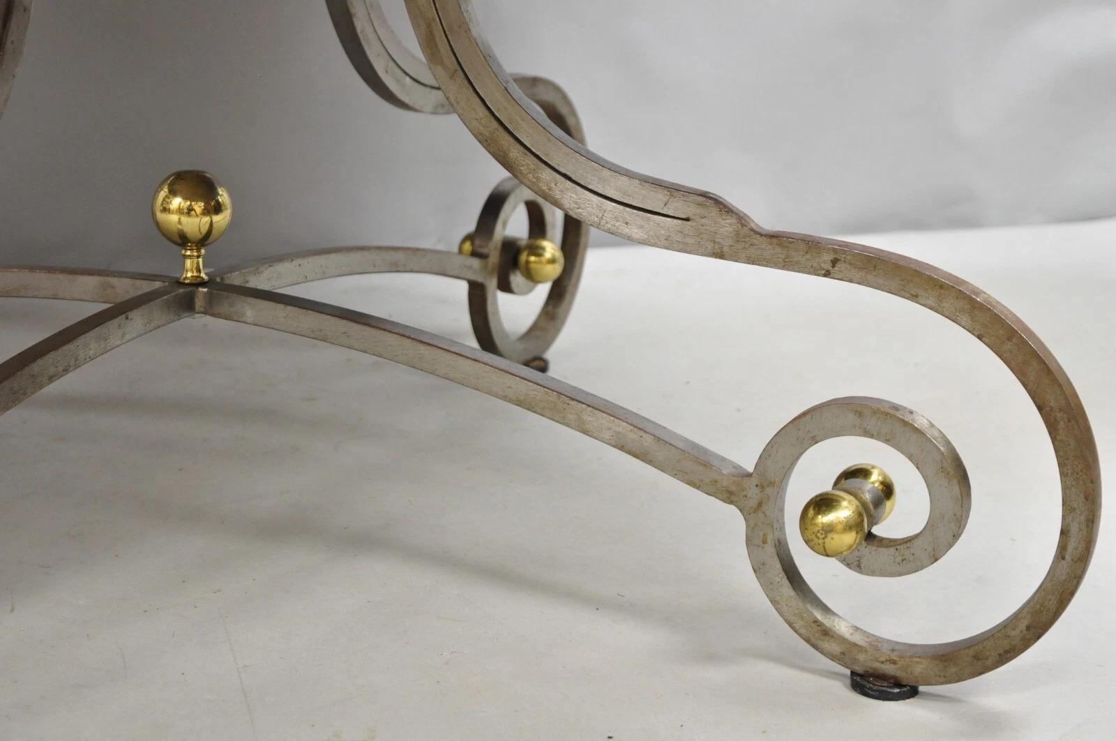 Table de salle à manger ronde néoclassique Vintage By Steele et Bronze en vente 5