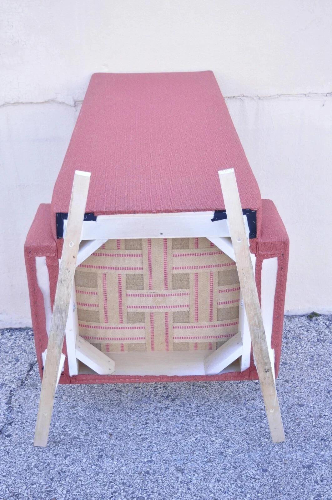 Chaise berçante à bascule sculpturale et tapissée Style Upholstering du milieu du siècle dernier à large cadre en vente 3