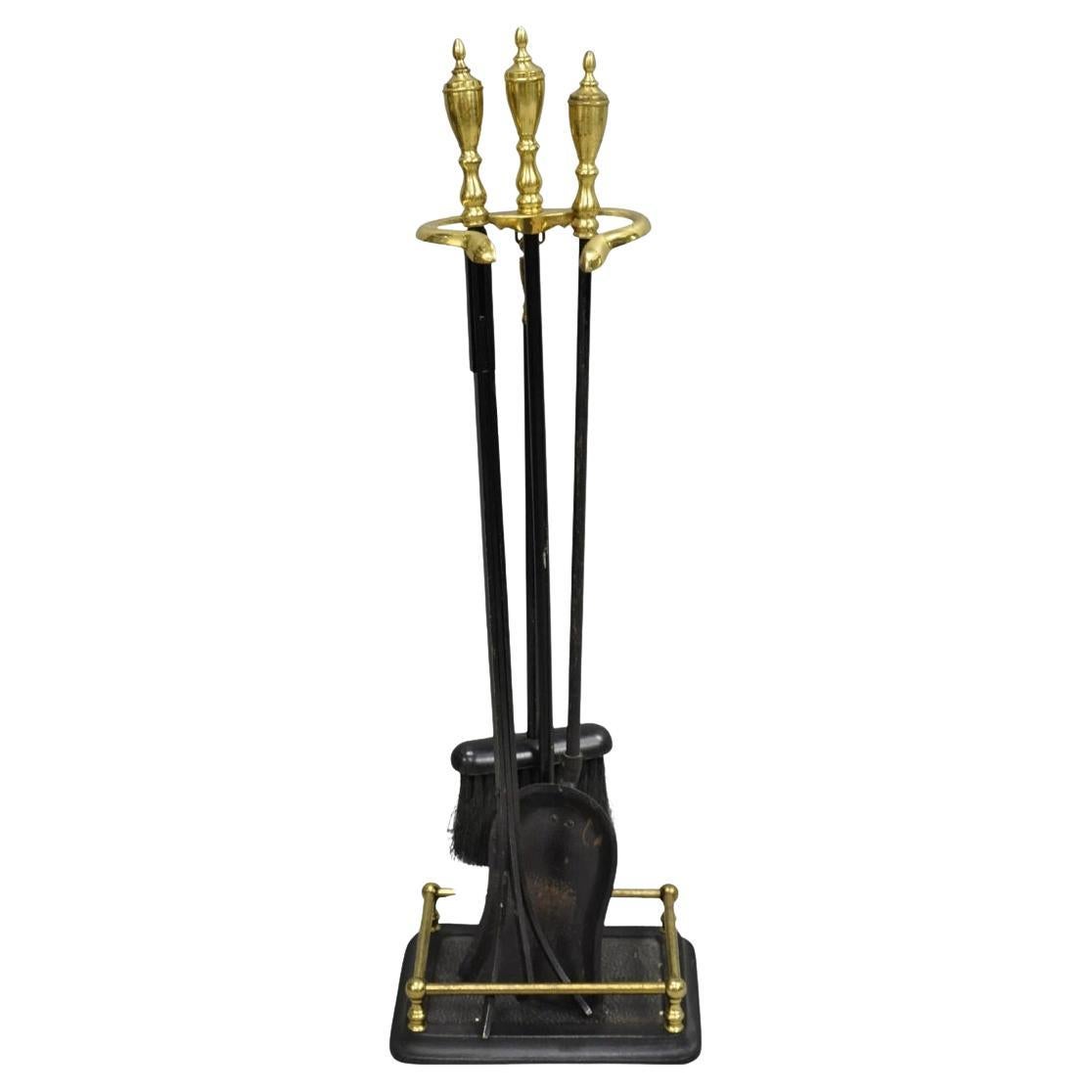 Set d'outils pour cheminées en fonte - 4 pièces - Vintage Federal Style Brass Urn Finial