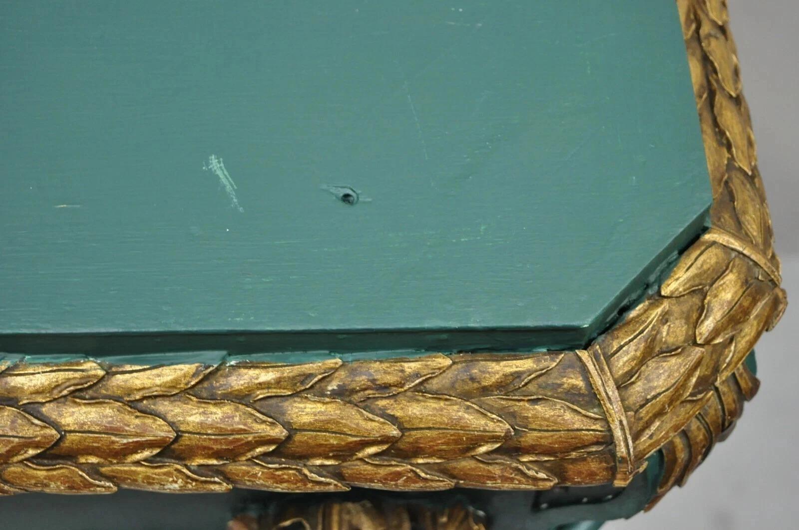 Piedistallo a colonna d'epoca francese in stile Luigi XVI con legno intagliato in oro verde da 39 pollici in vendita 2
