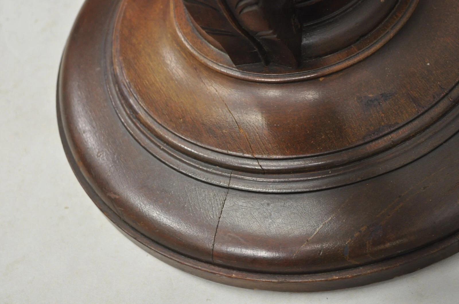 Vintage Grosfeld House Hollywood Regency Carved Mahogany Plume Round Side Table For Sale 4