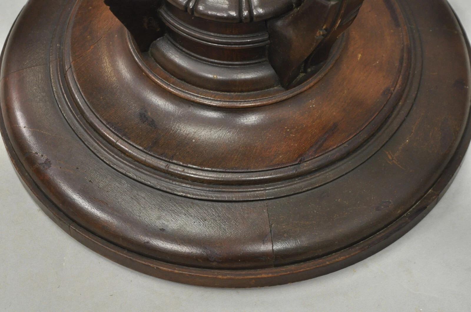Vintage Grosfeld House Hollywood Regency Carved Mahogany Plume Round Side Table For Sale 3