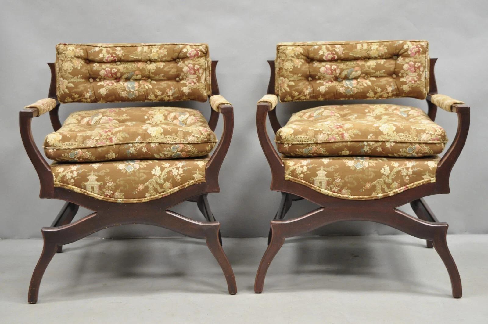 Vintage Hollywood Regency Curule Holz X-Frame Lounge Arm Stühle - ein Paar (Unbekannt) im Angebot