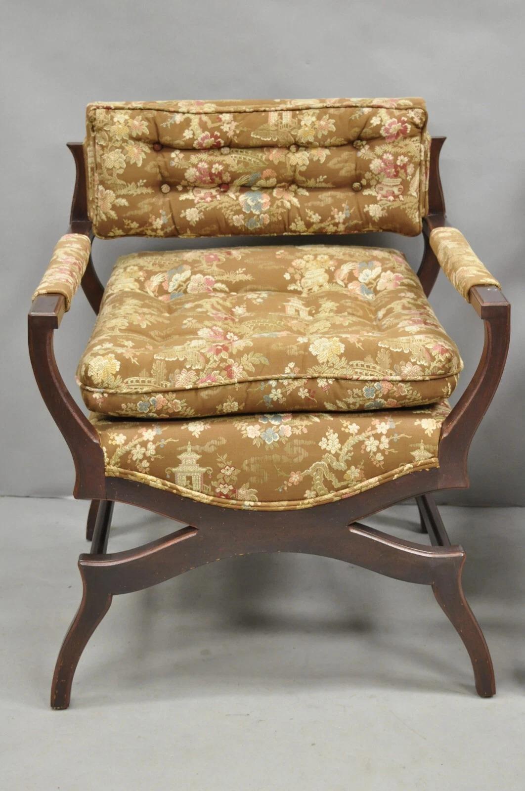 Vintage Hollywood Regency Curule Holz X-Frame Lounge Arm Stühle - ein Paar im Zustand „Gut“ im Angebot in Philadelphia, PA