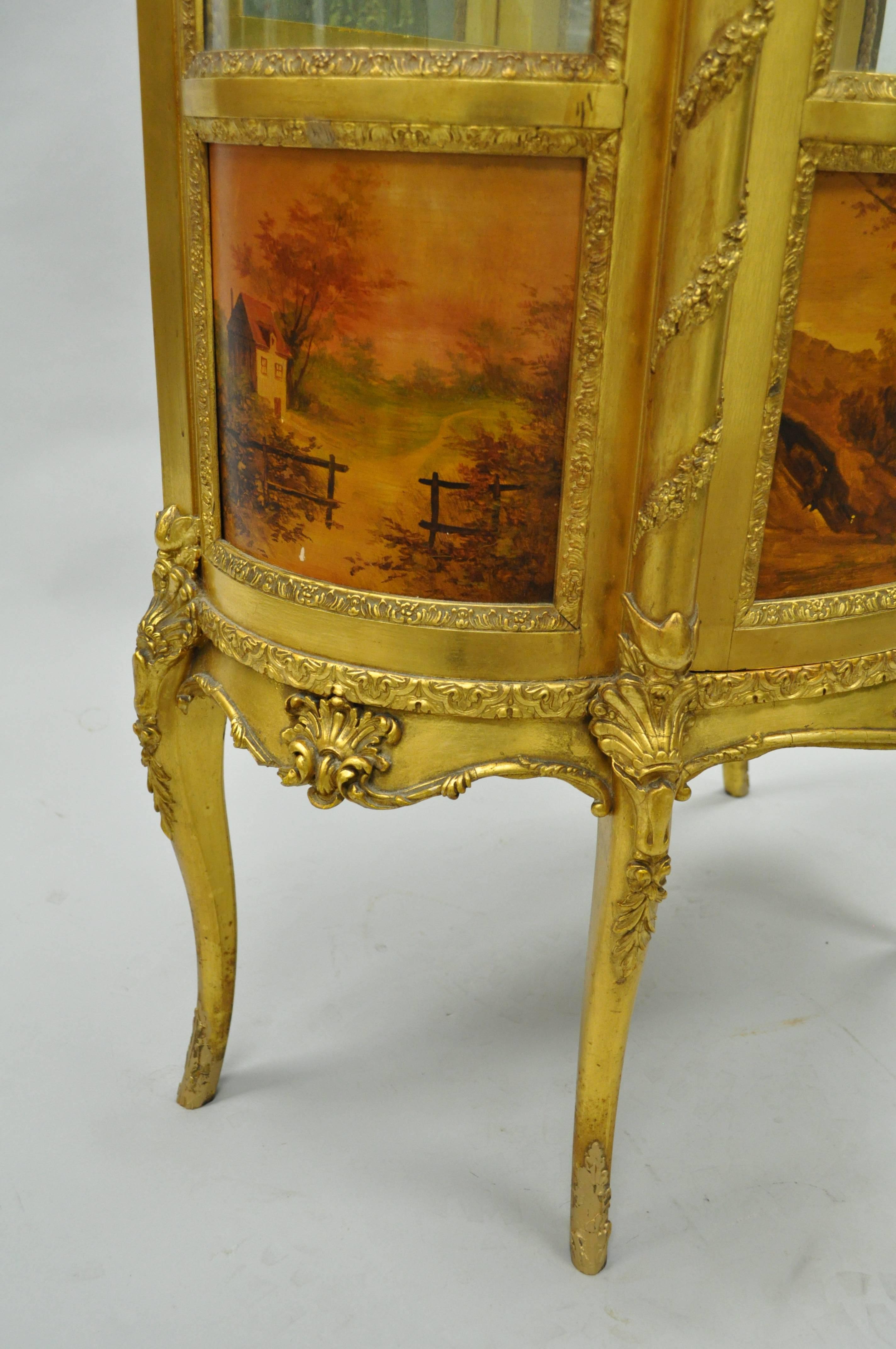 French Louis XV Gold Gilt Wood Vernis Martin Curved Glass Vitrine Curio Cabinet In Good Condition In Philadelphia, PA