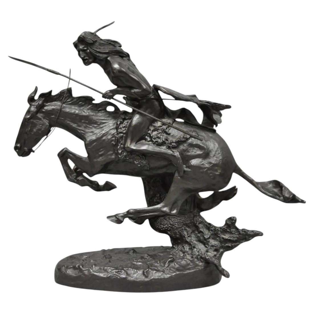 Frédéric Remington, « Cheyenne » : sculpture amérindienne en bronze coulée selon la technique de la cire perdue