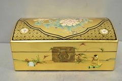Vintage-Schmuckkästchen im chinesischen Oriental-Stil mit Goldblatt-Kuppeldeckel und Specksteinfiguren