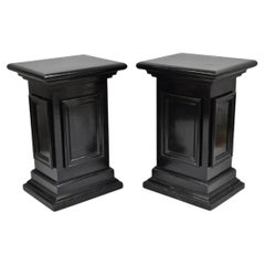 Coppia di tavolini da salotto in stile Impero francese d’epoca, con base a colonna e finitura laccata nera