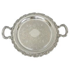 Vintage Oneida: Runde, versilberte Servierplatte im viktorianischen Stil mit Griffen