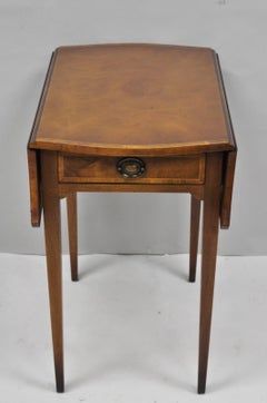 Vintage-Beistelltisch im Hepplewhite-Stil aus Mahagoni mit klappbarer Tischplatte im Pembroke-Stil