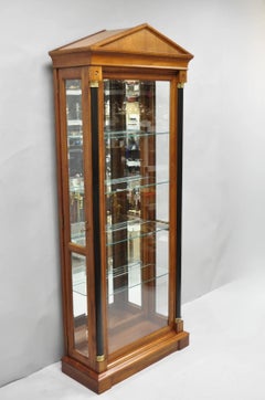 Ethan Allen Medallion Collection Cherry Wood Glass Curio Cabinet w Black Columns