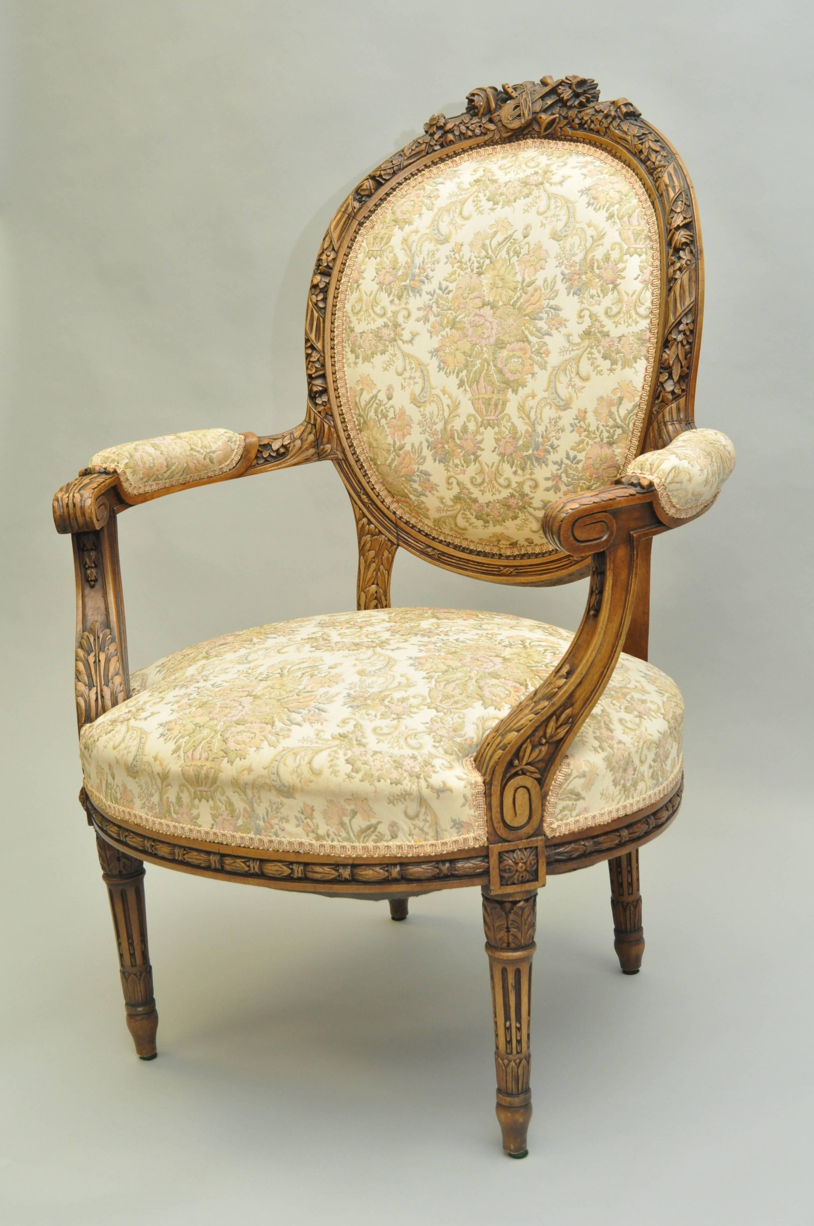 Finely Carved Musical Instrument Walnut French Victorian Louis XVI Arm Chair For Sale 4