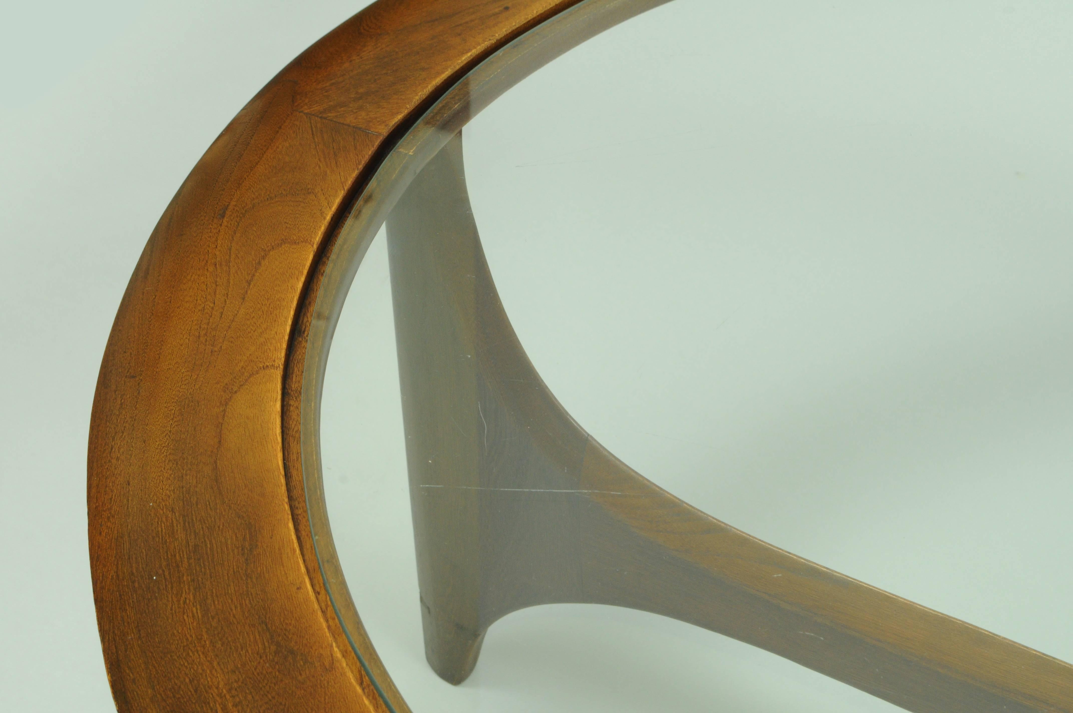 Vintage Lane Kidney Shaped Boomerang Walnut and Glass Coffee Table In Good Condition In Philadelphia, PA
