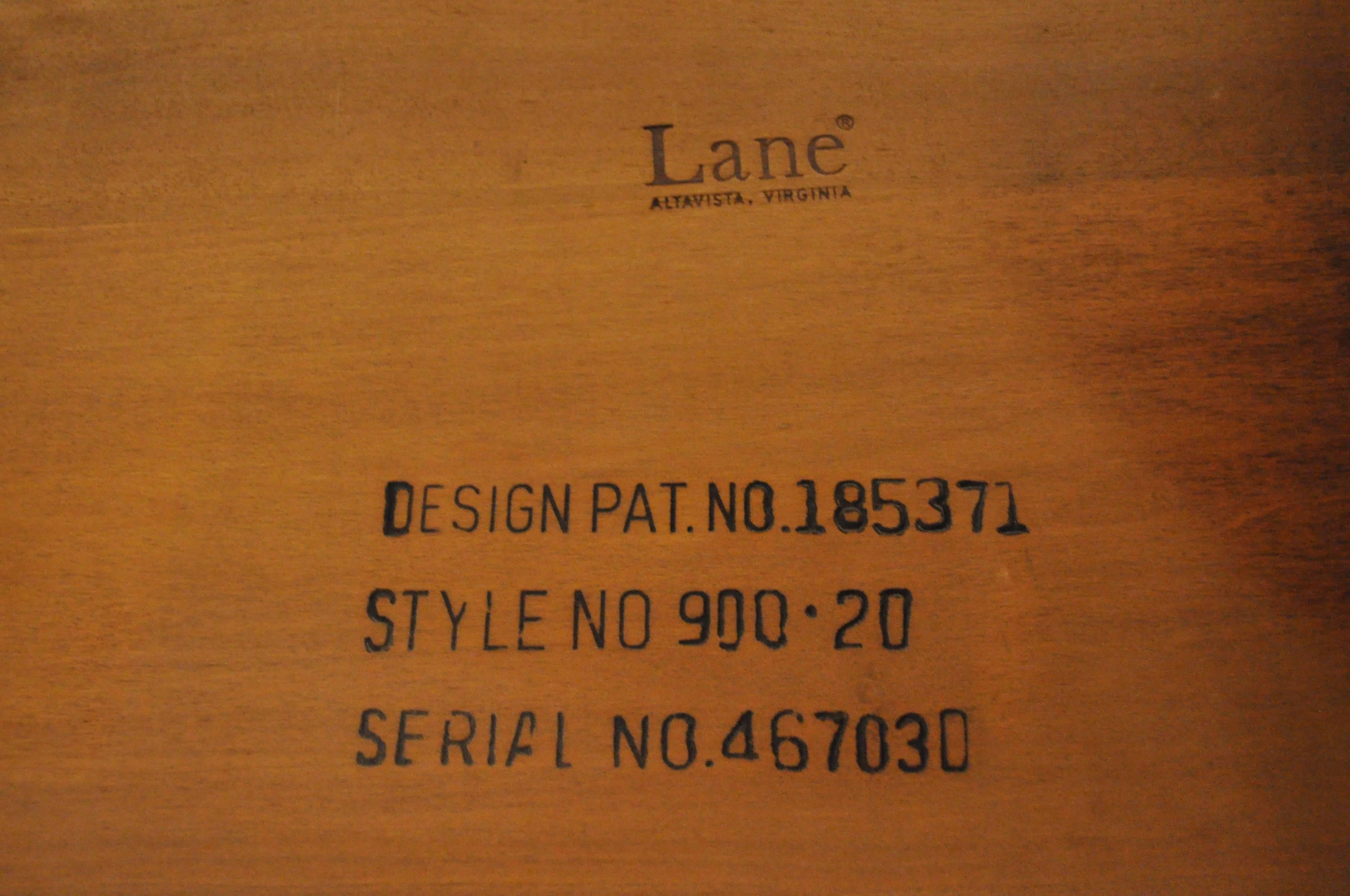 Lane Altavista Acclaim Writing Desk Walnut Dovetail Top Mid-Century Modern In Good Condition In Philadelphia, PA