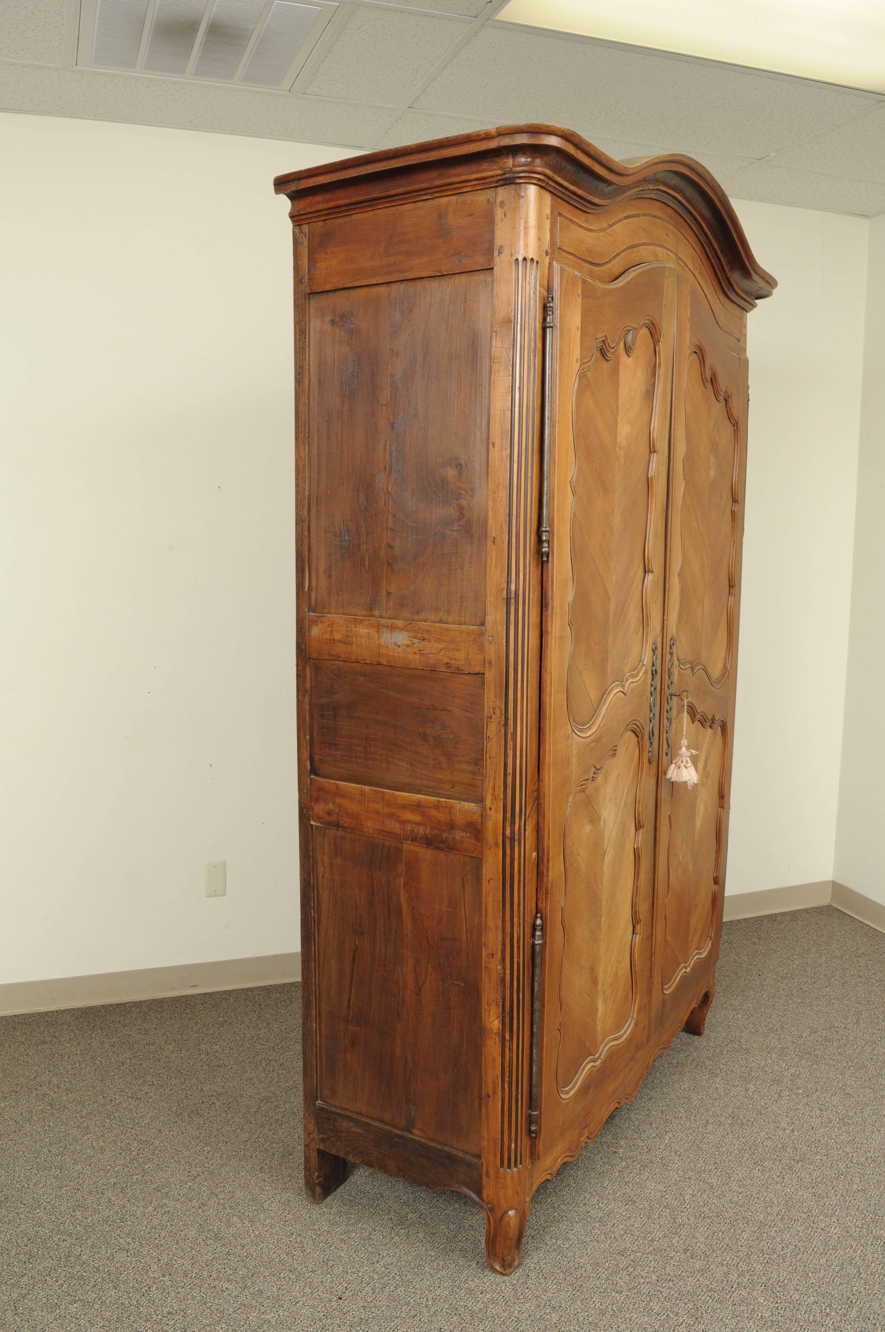 armoire louis xv ancienne