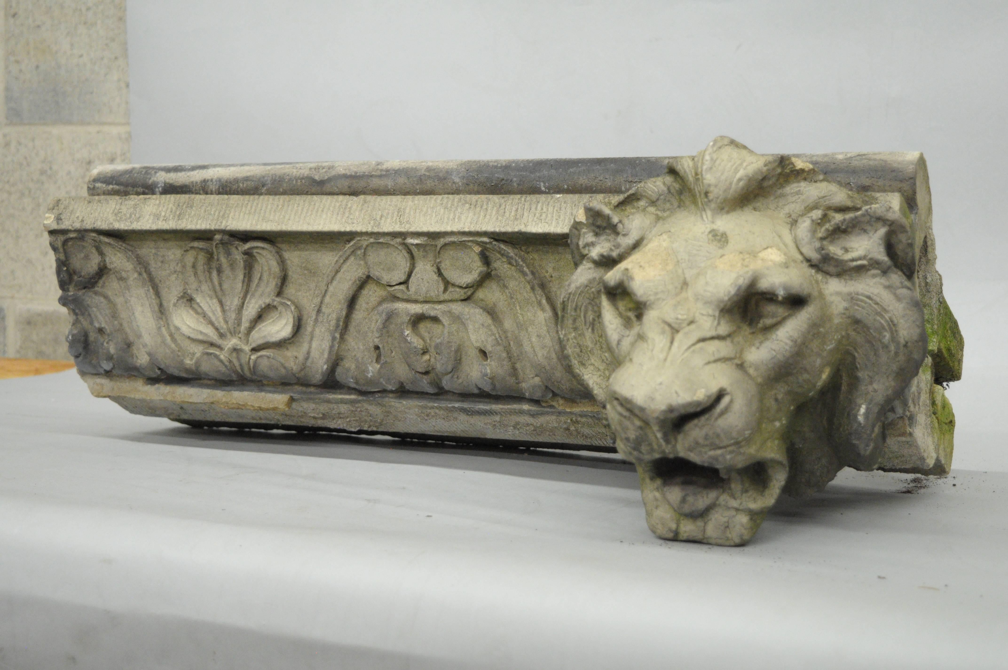 19th C. Terracotta Lion Head Regency Style Building Garden Architectural Element In Distressed Condition For Sale In Philadelphia, PA