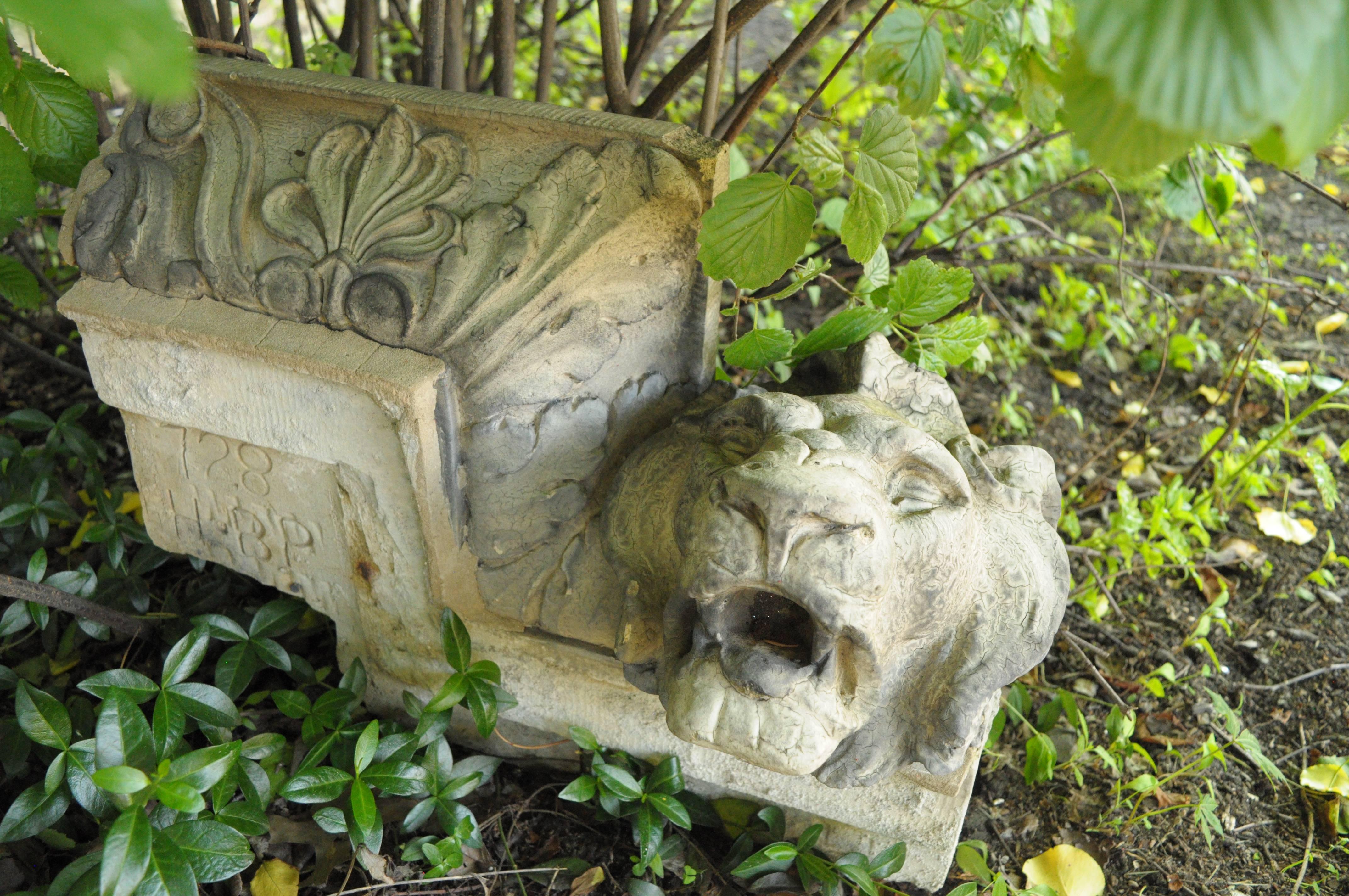 19th C. Terracotta Lion Head Regency Style Building Garden Architectural Element For Sale 1