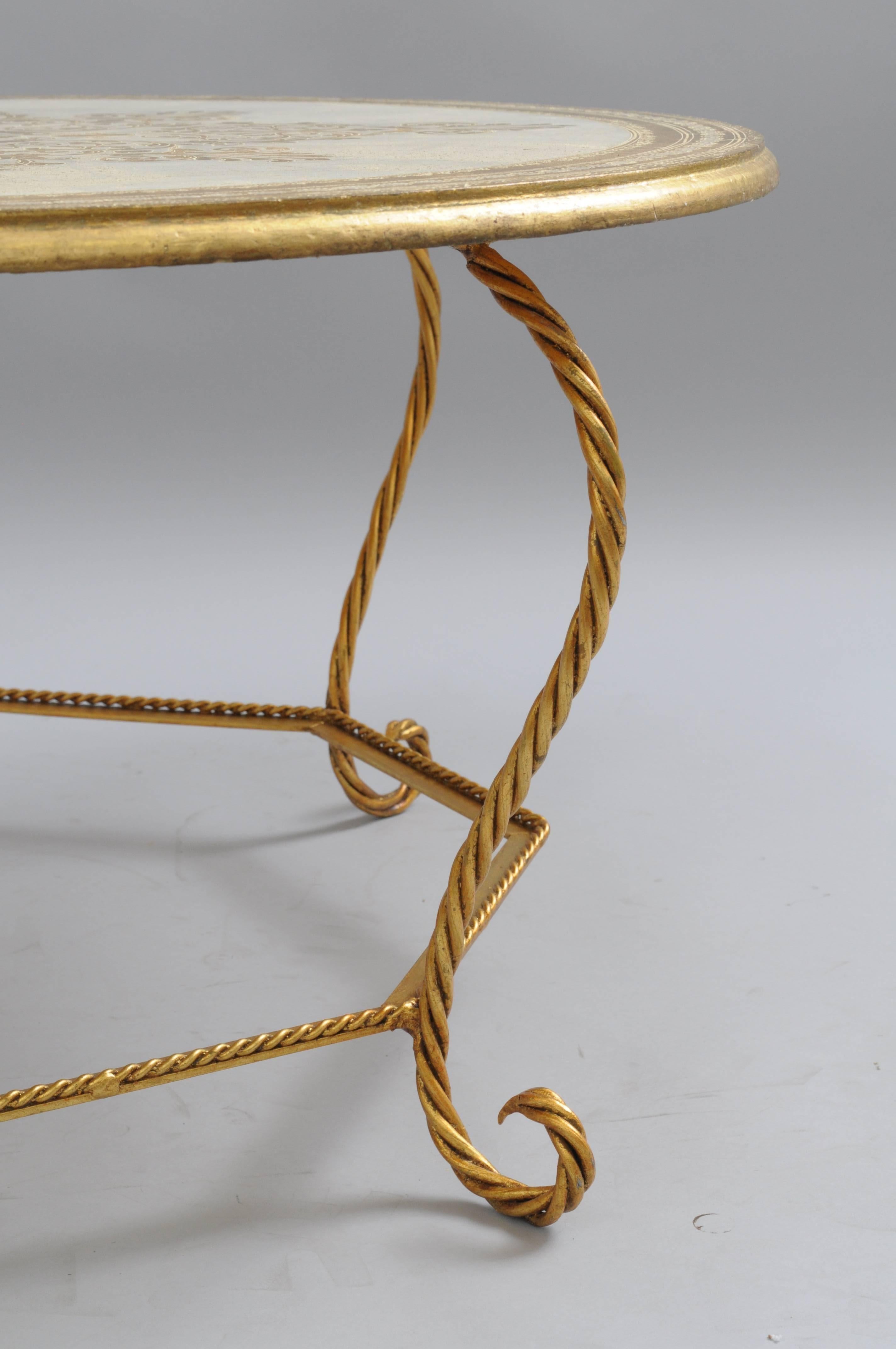 Mid-20th Century Italian Florentine Hollywood Regency Gold Wood & Iron Rope Round Coffee Table