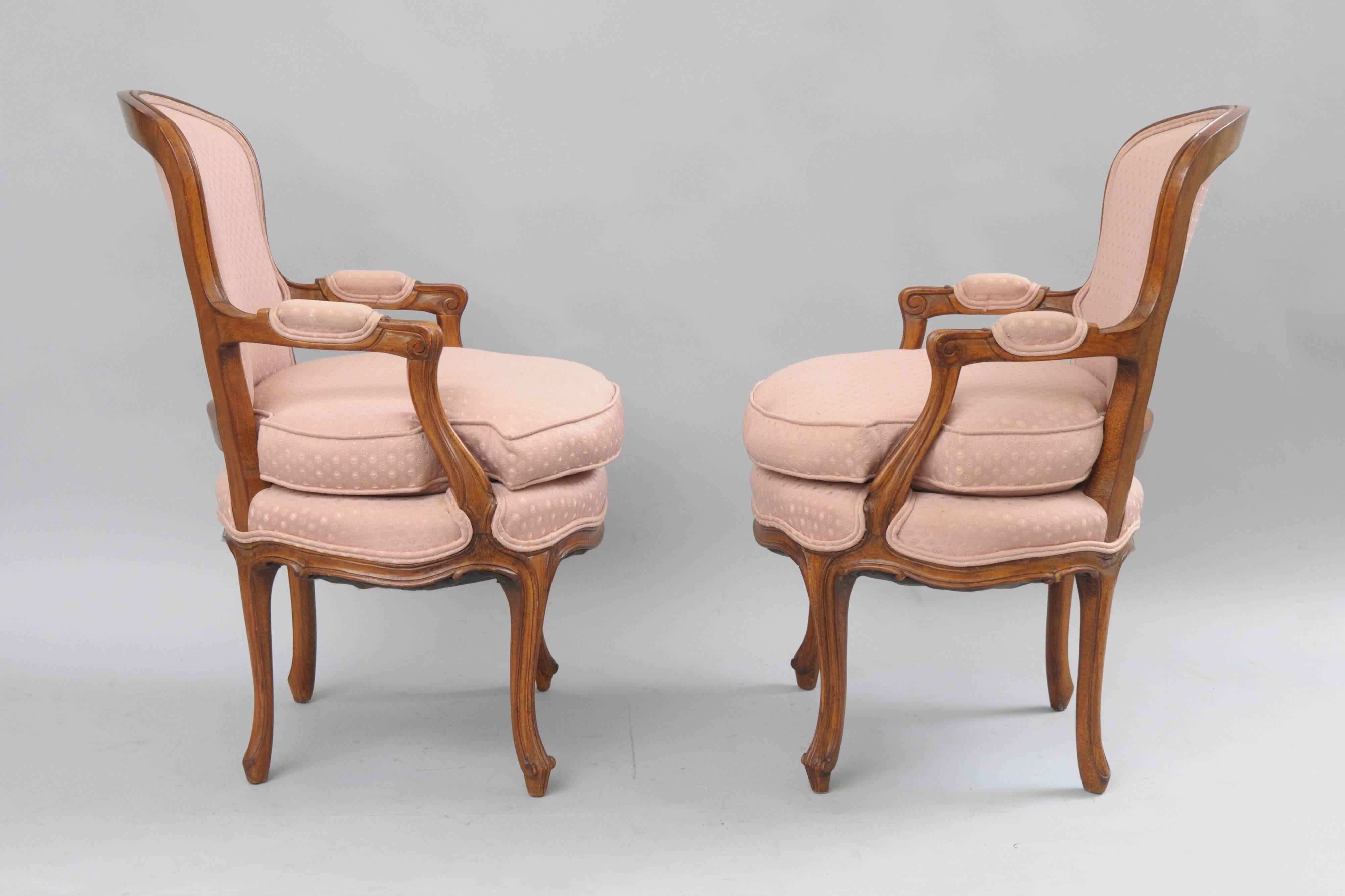 American  Pair of Country French Provincial Louis XV Style Arm Chairs Pink Carved Walnut
