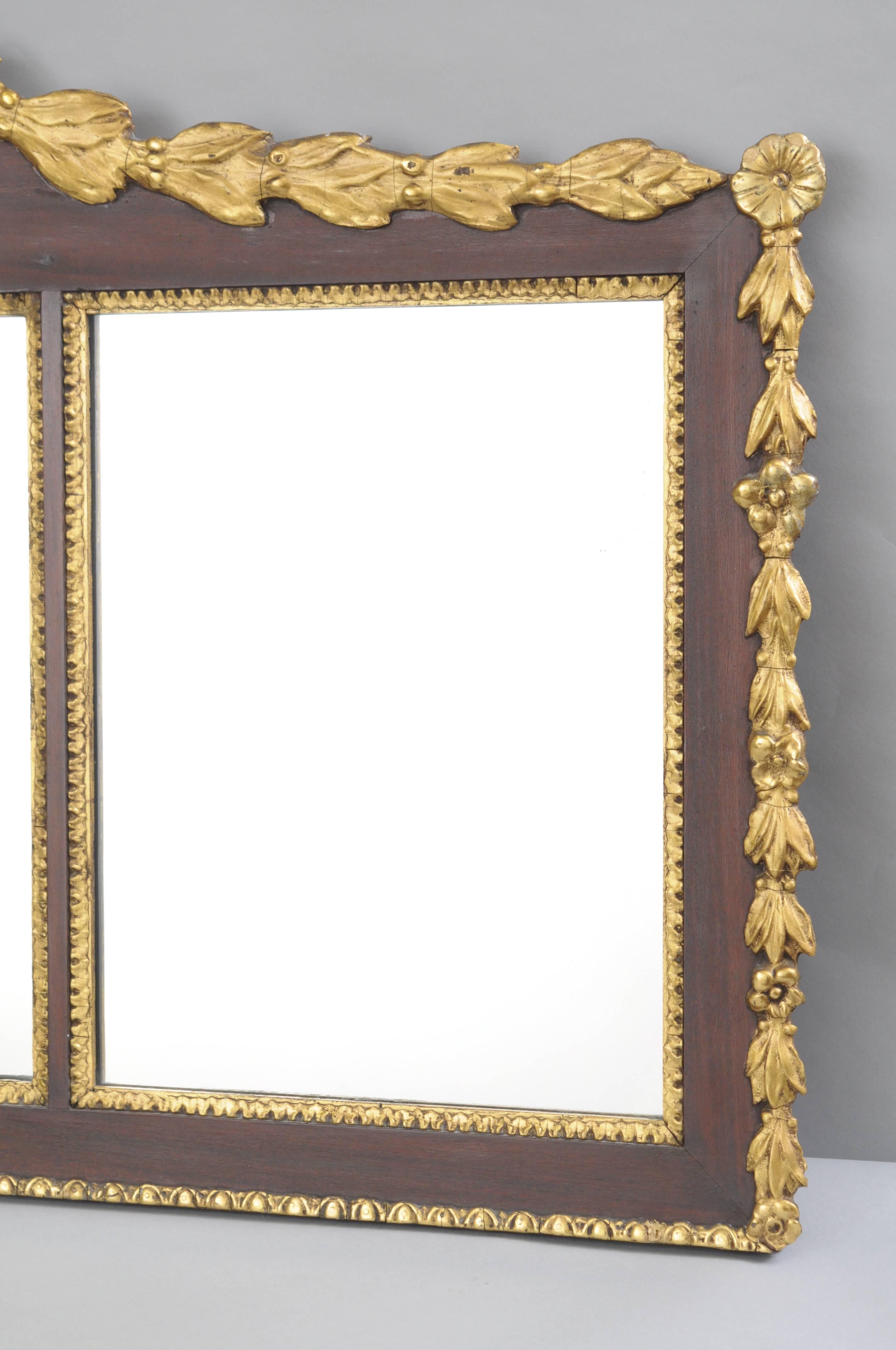 Biggs Federal Style Parcel Gilt Mahogany Three Panel Overmantel Wall Mirror In Good Condition For Sale In Philadelphia, PA