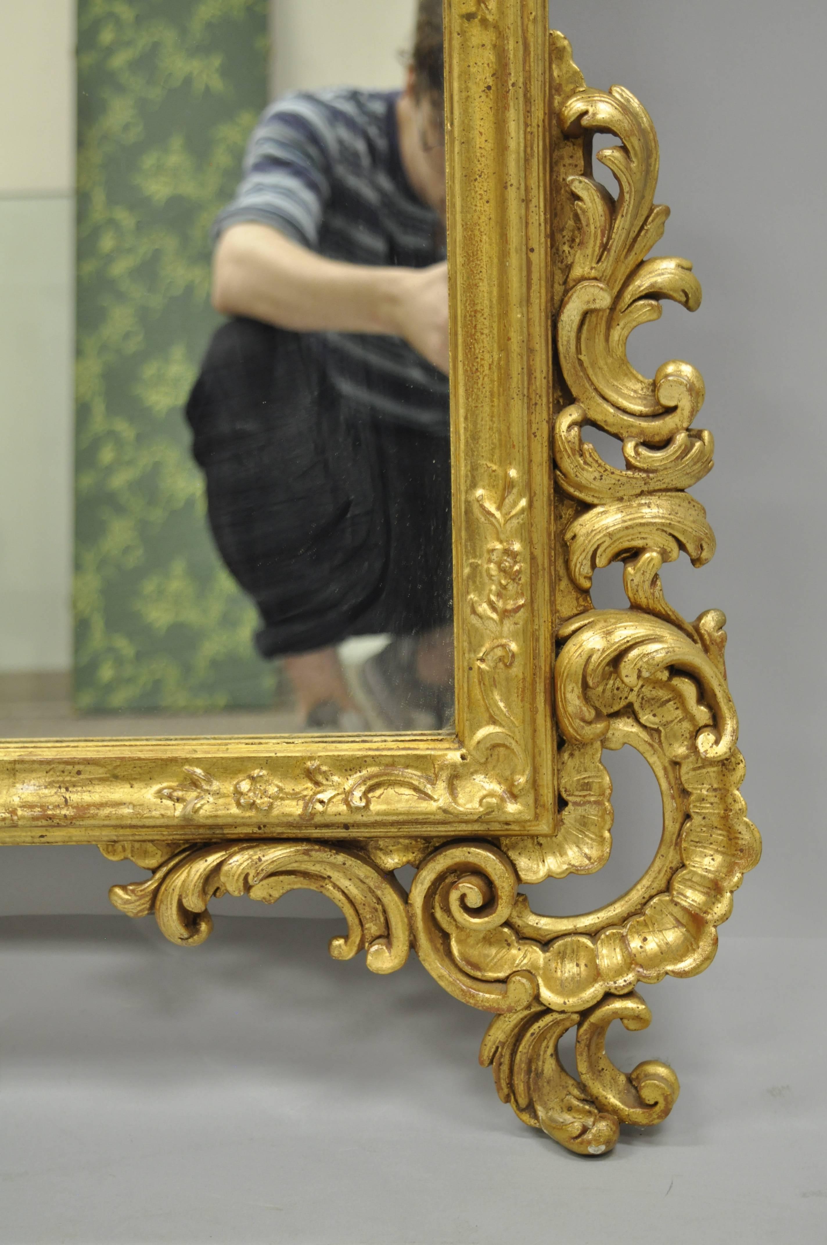 Grand miroir mural Labarge en bois doré sculpté et doré de style Louis XV Rococo français en vente 2