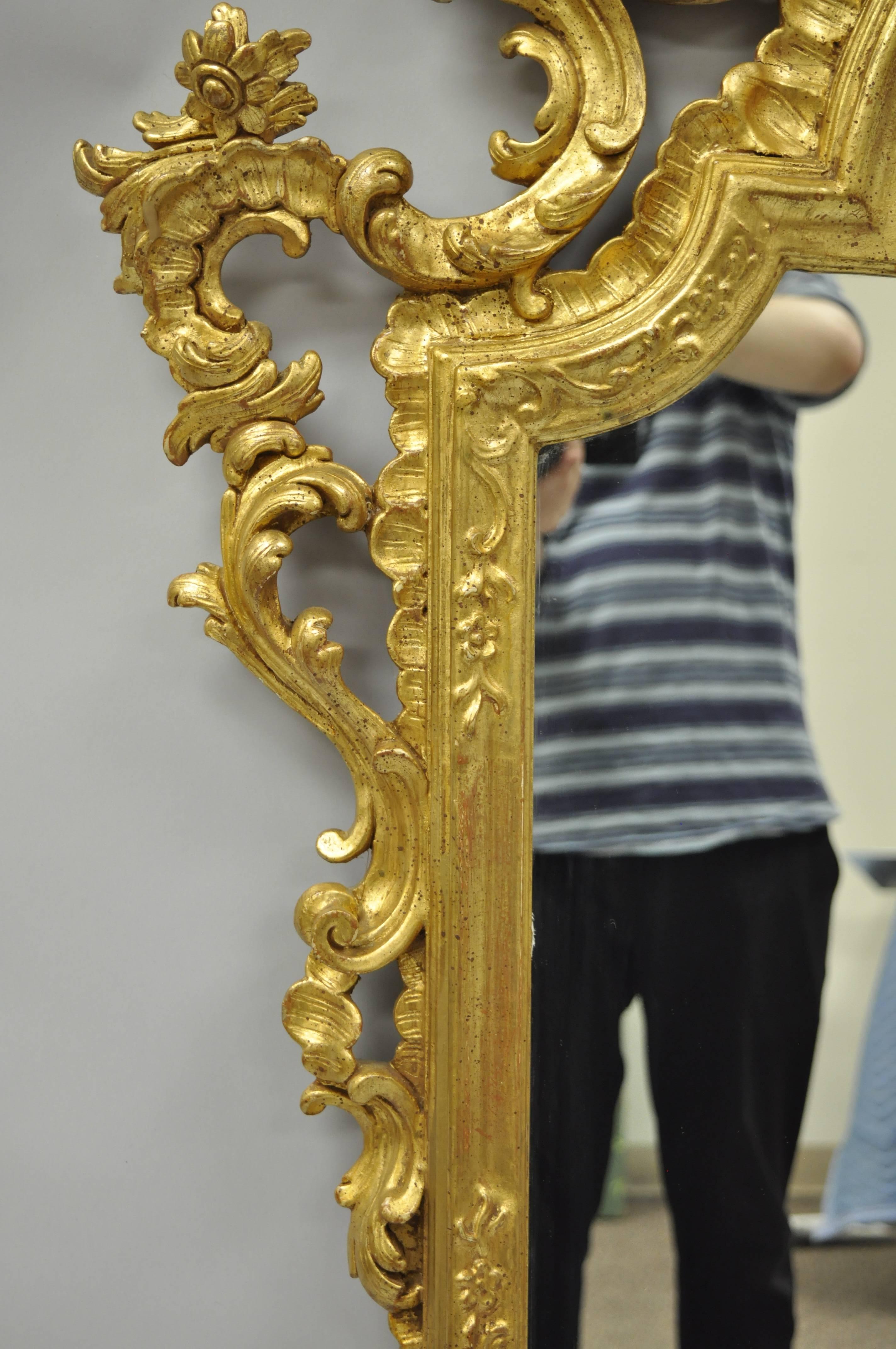 Grand miroir mural Labarge en bois doré sculpté et doré de style Louis XV Rococo français en vente 1