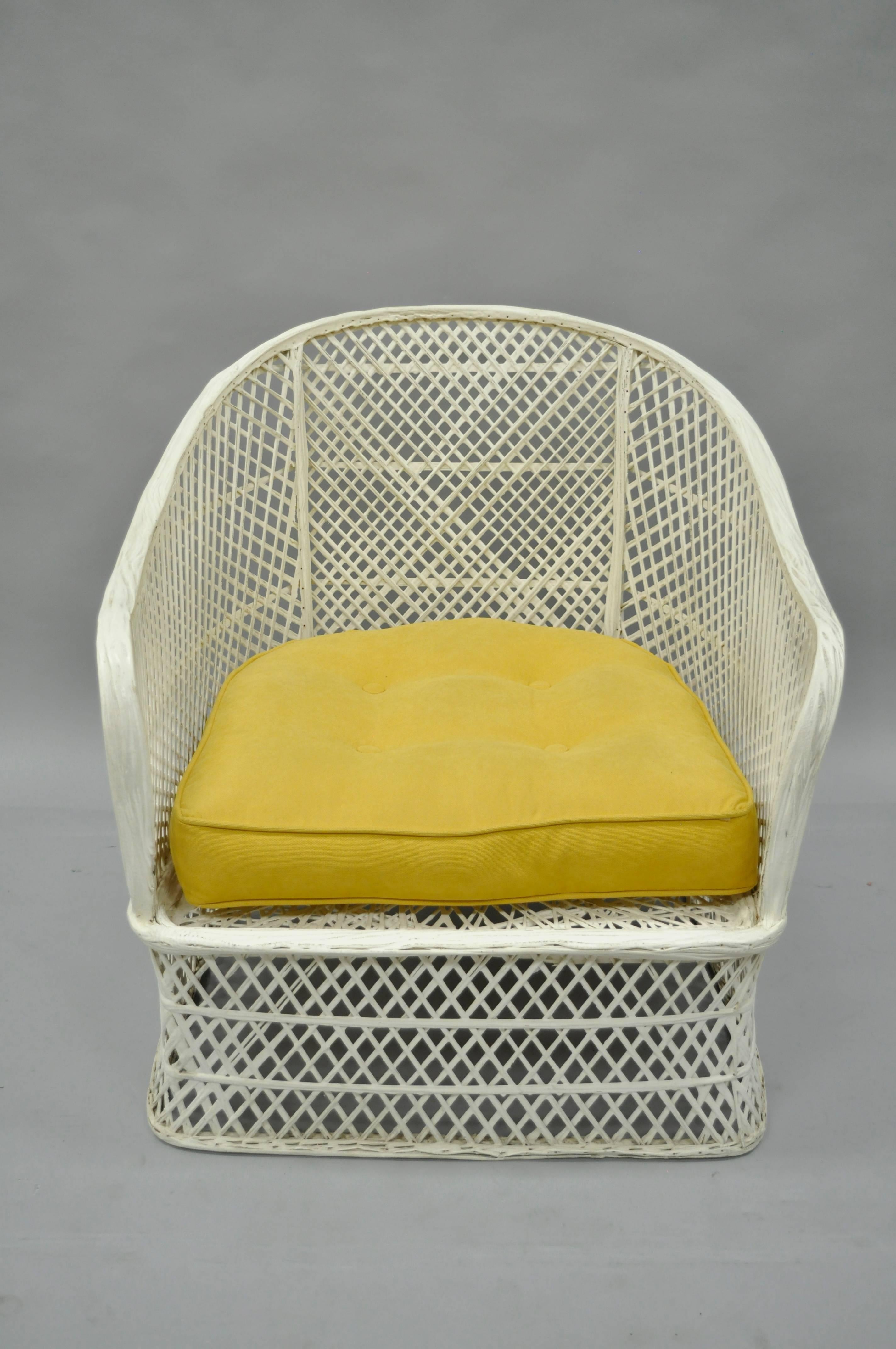 Rare vintage Mid-Century Modern Russell Woodard spun fiberglass barrel back lounge armchair. This particular model is very rare due to the much higher quality construction and attractive form. The amount of fiberglass woven into the frame is